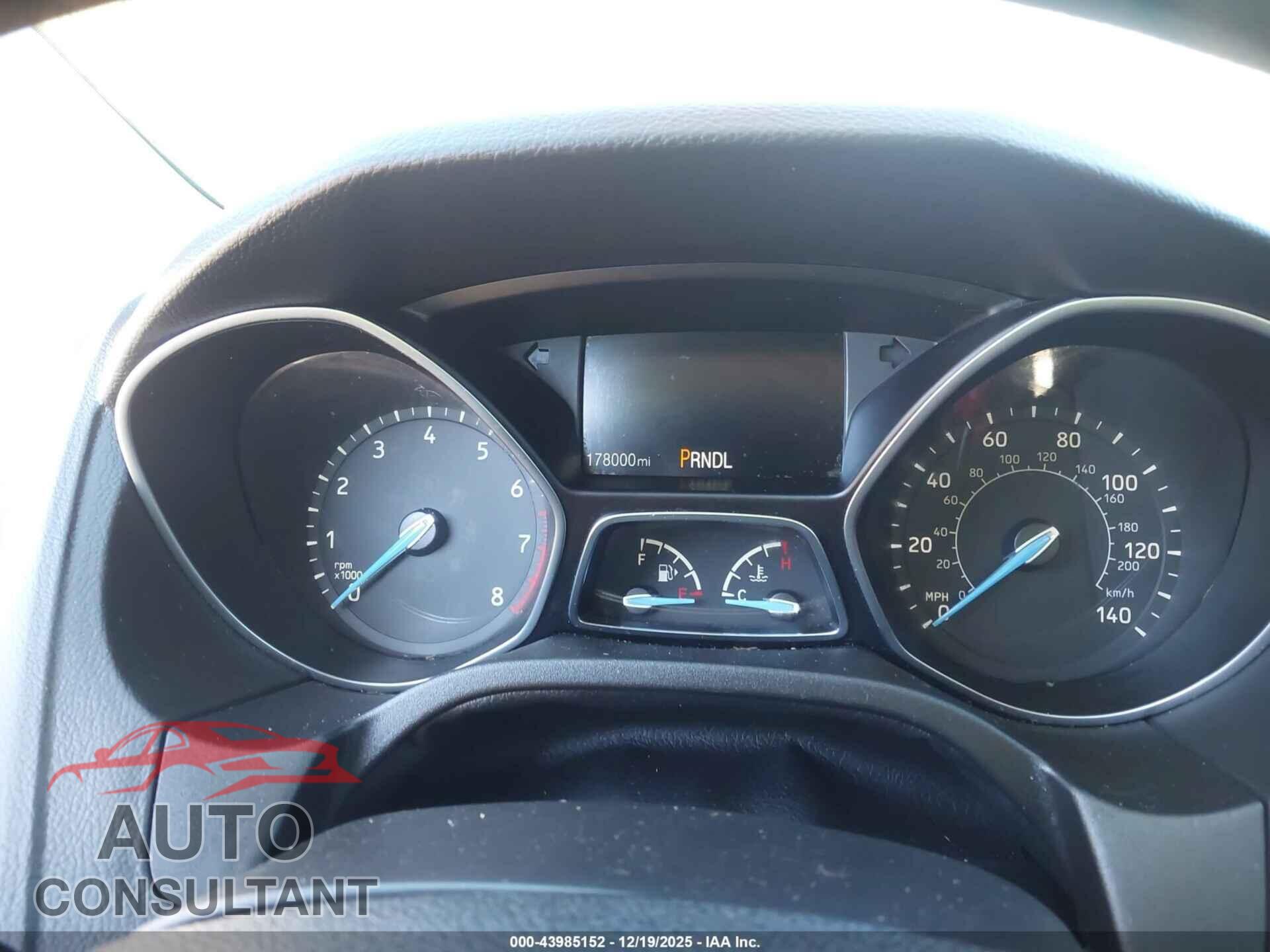 FORD FOCUS 2017 - 1FADP3F22HL309279