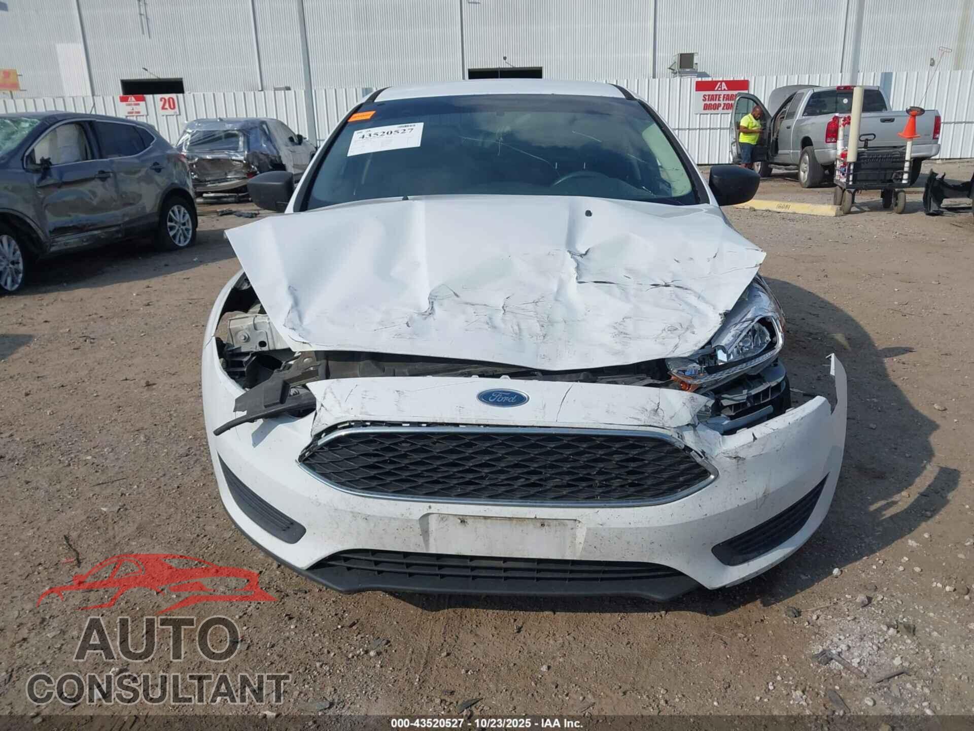 FORD FOCUS 2017 - 1FADP3E22HL277645