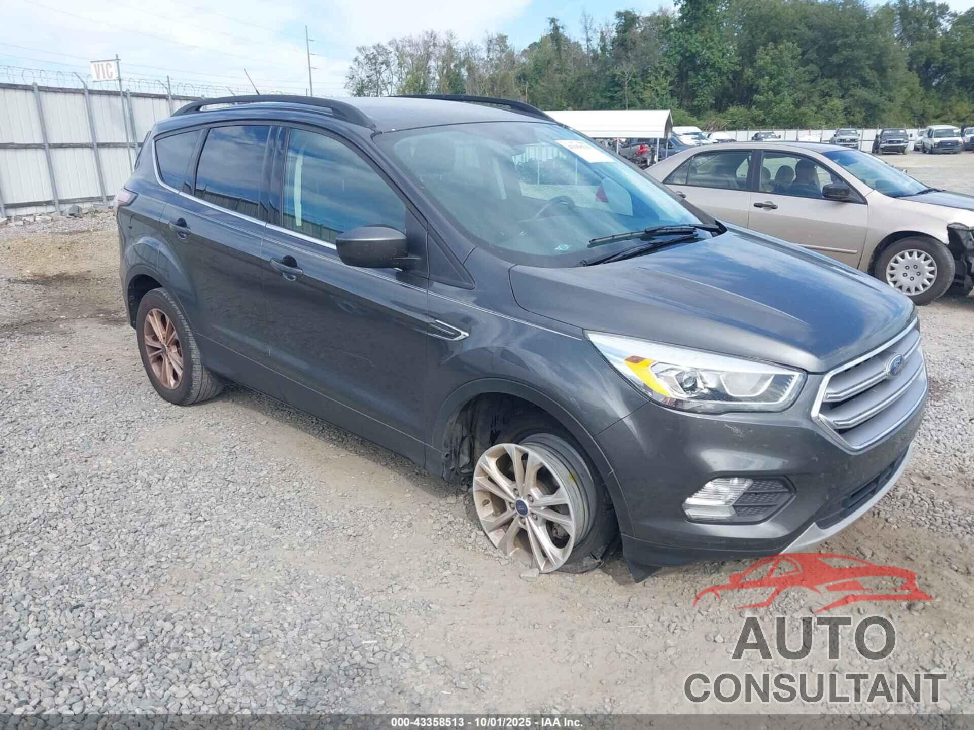 FORD ESCAPE 2017 - 1FMCU0GD5HUC18252