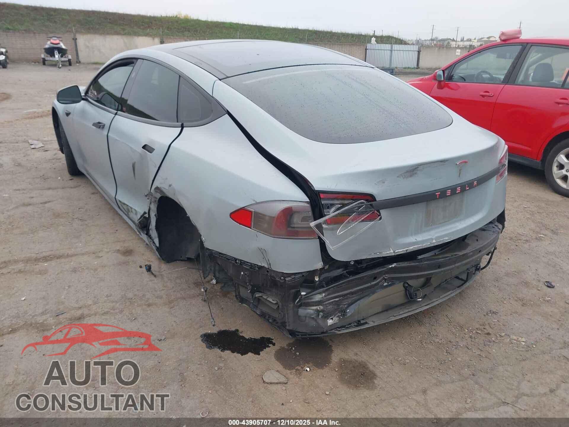 TESLA MODEL S 2017 - 5YJSA1E1XHF210437