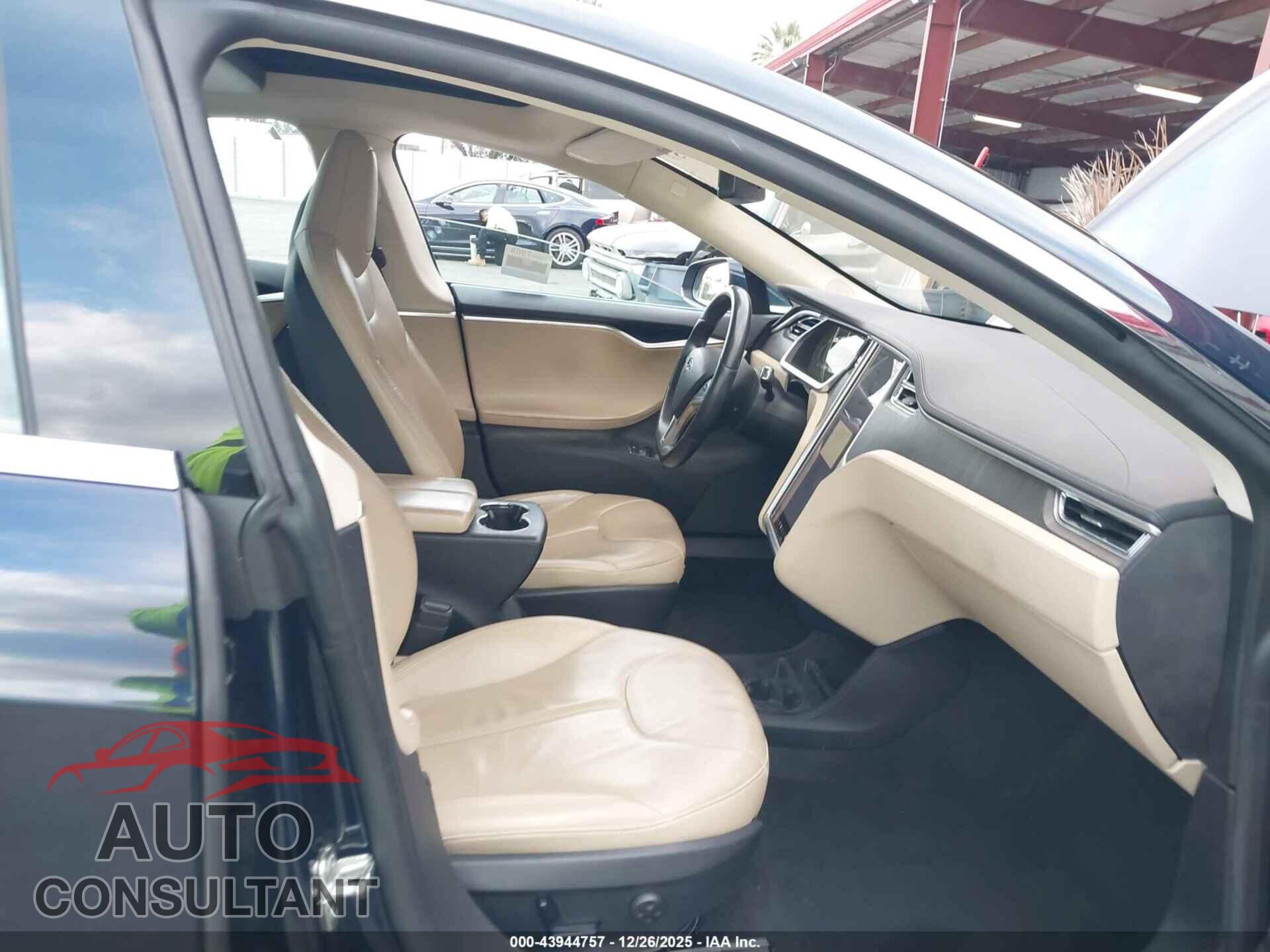 TESLA MODEL S 2013 - 5YJSA1CN8DFP06062