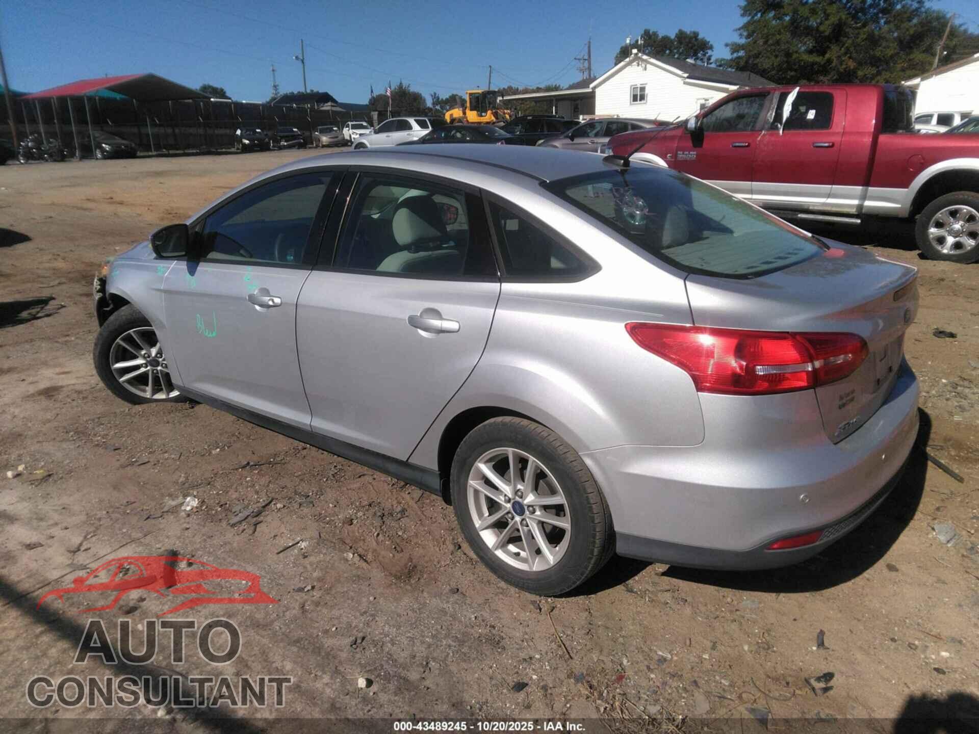 FORD FOCUS 2015 - 1FADP3F29FL239017