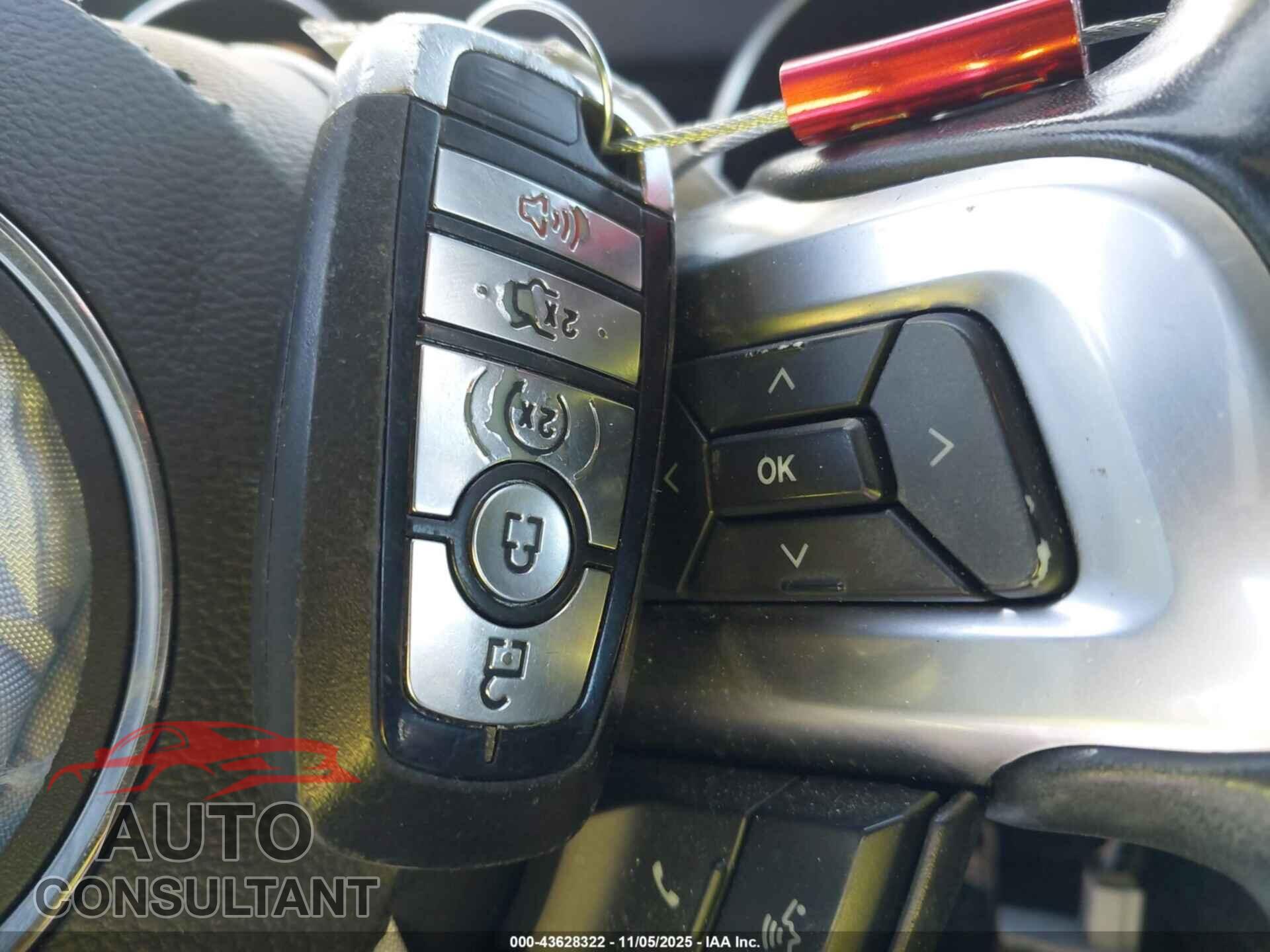 FORD MUSTANG 2020 - 1FATP8UH8L5120875