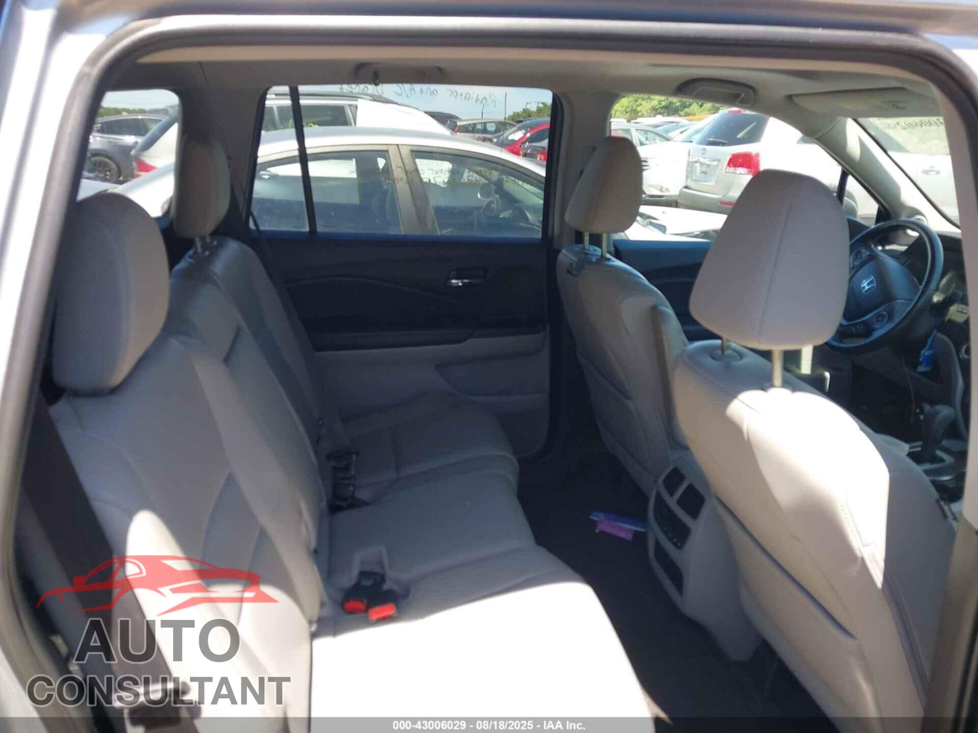 HONDA PILOT 2016 - 5FNYF6H70GB041908