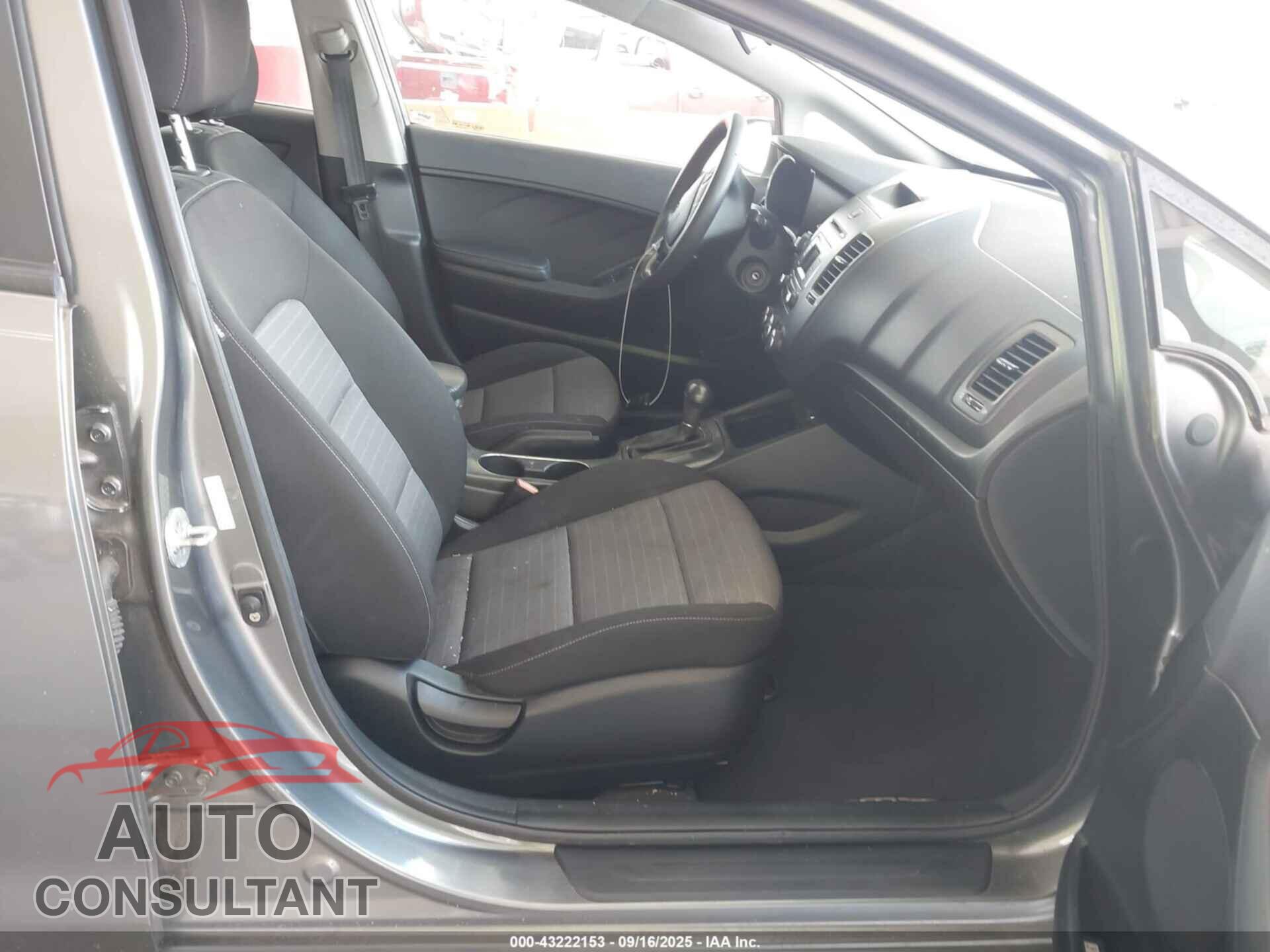 KIA FORTE 2016 - KNAFK5A81G5541378