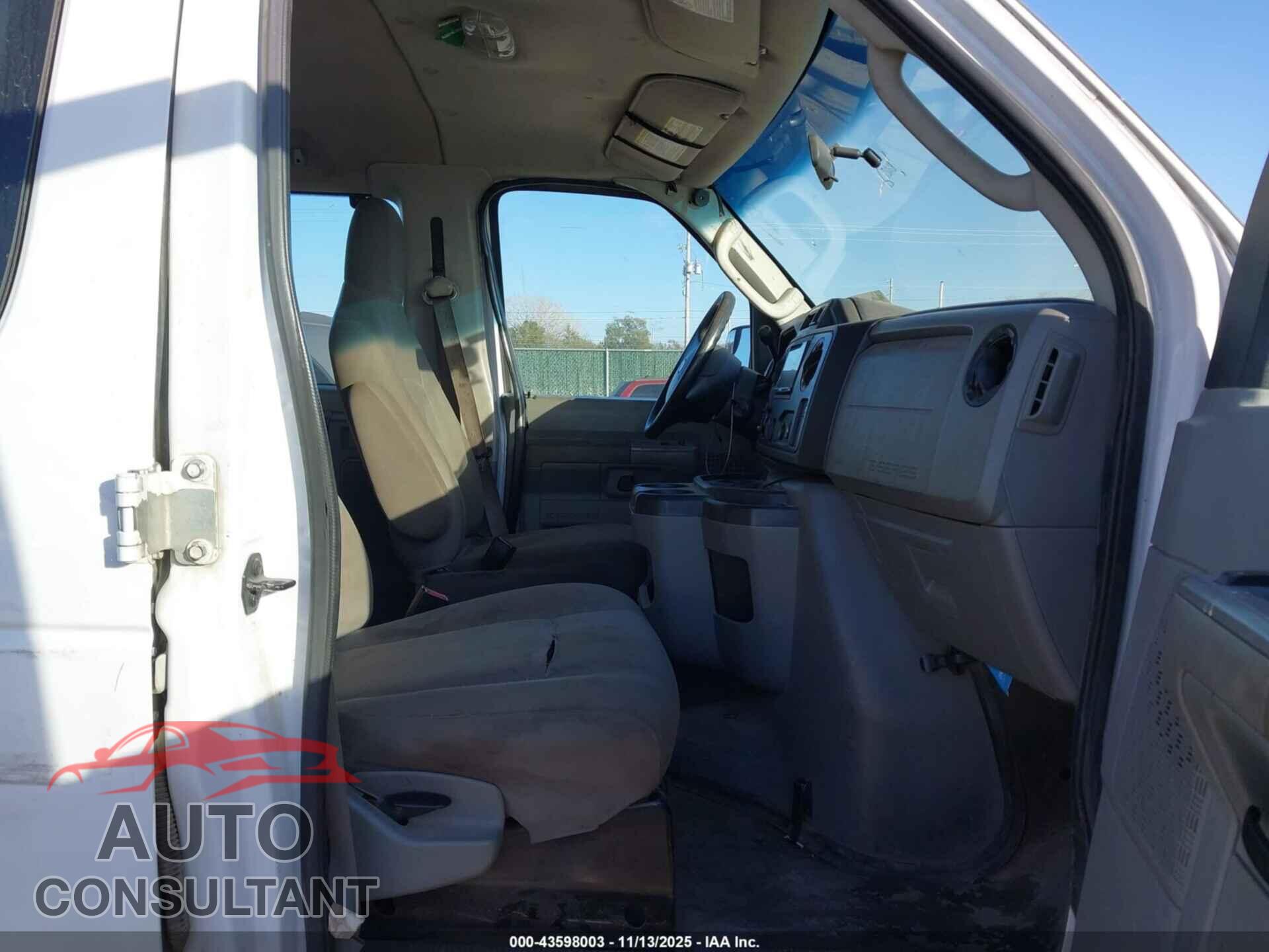 FORD E-350 SUPER DUTY 2013 - 1FBSS3BL8DDB09109