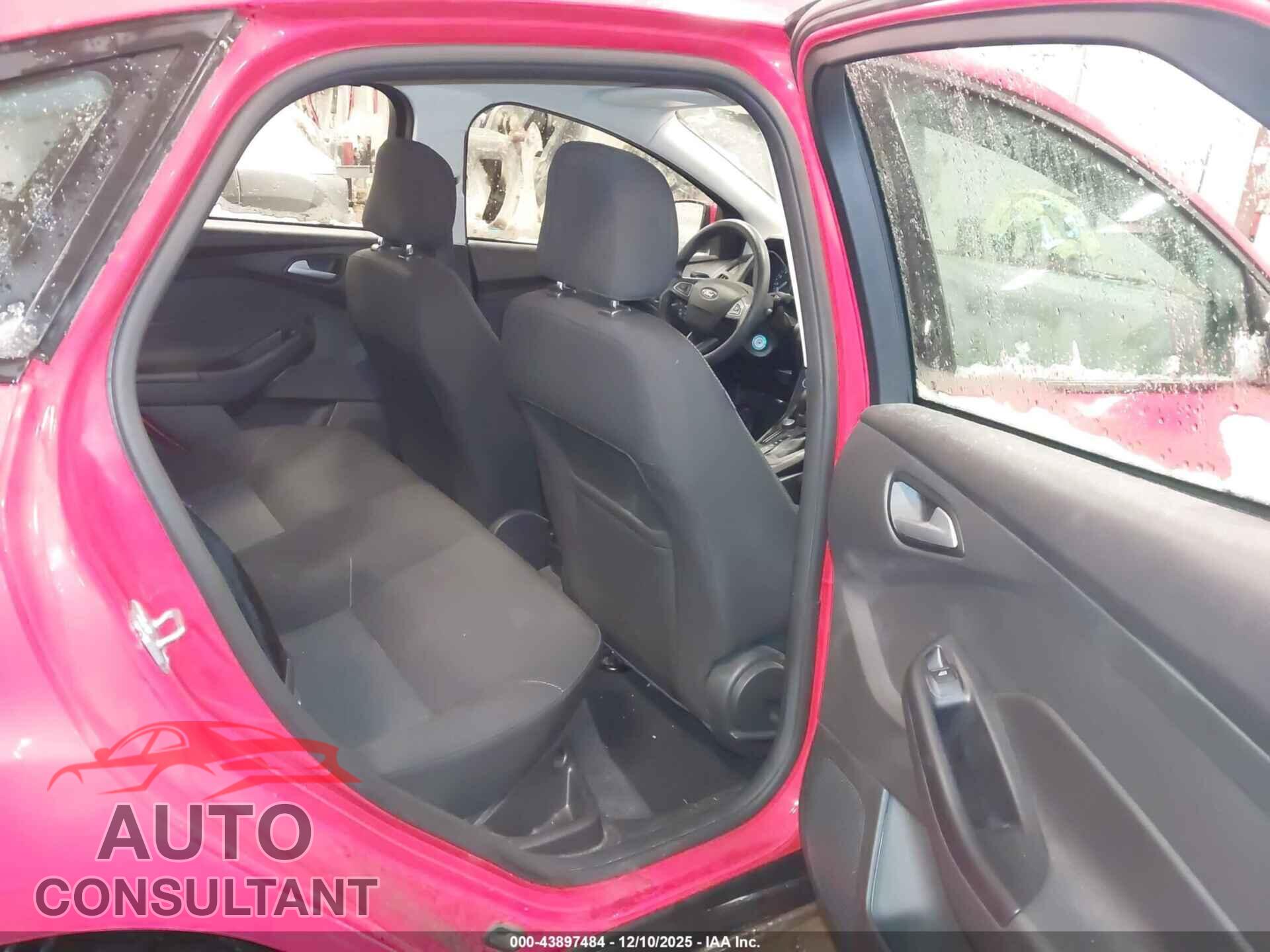 FORD FOCUS 2017 - 1FADP3F23HL296459
