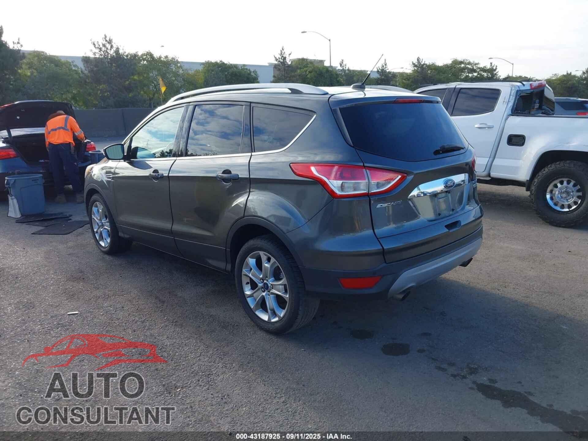 FORD ESCAPE 2015 - 1FMCU0JX8FUB63330
