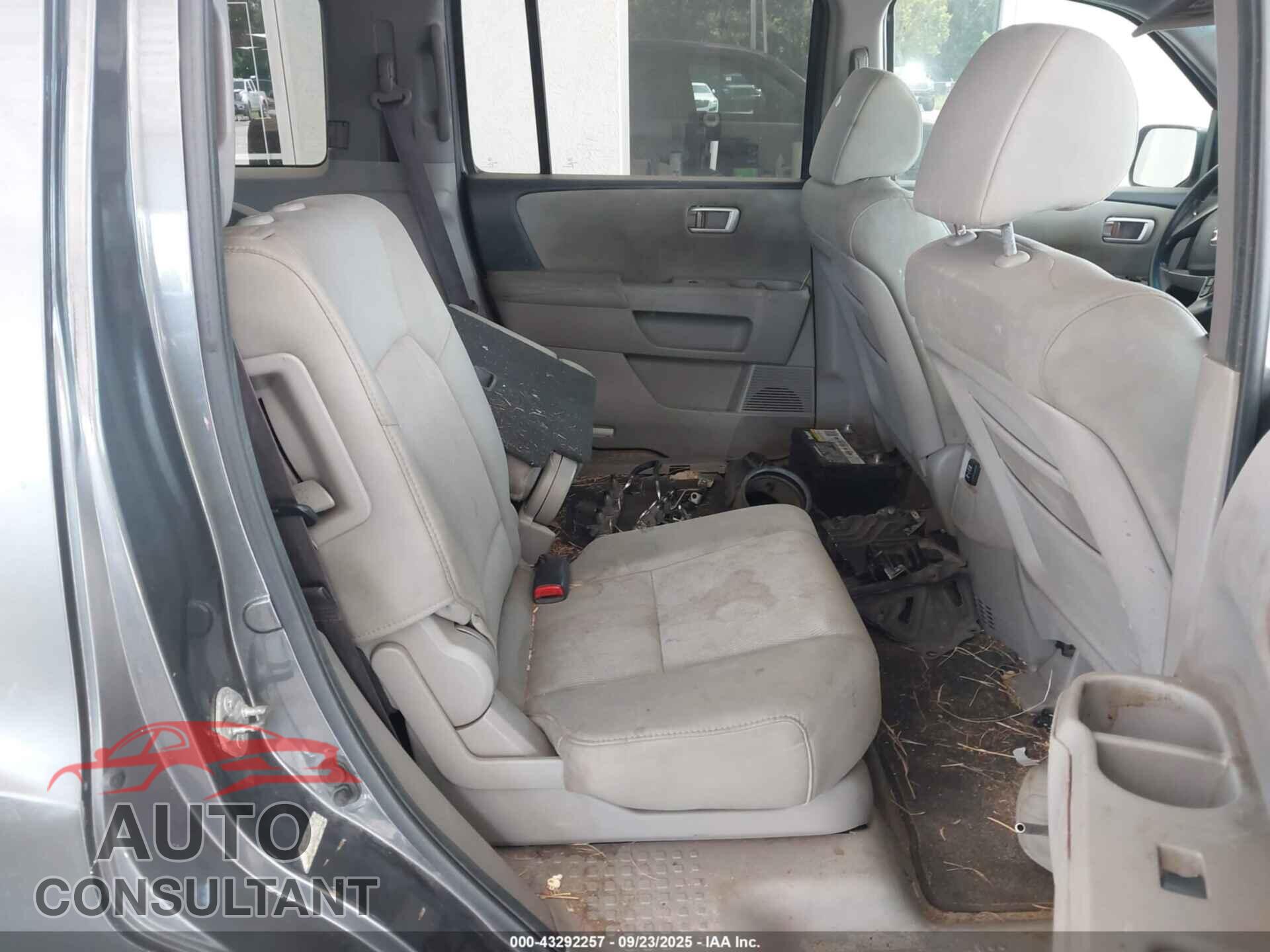 HONDA PILOT 2011 - 5FNYF3H25BB054830
