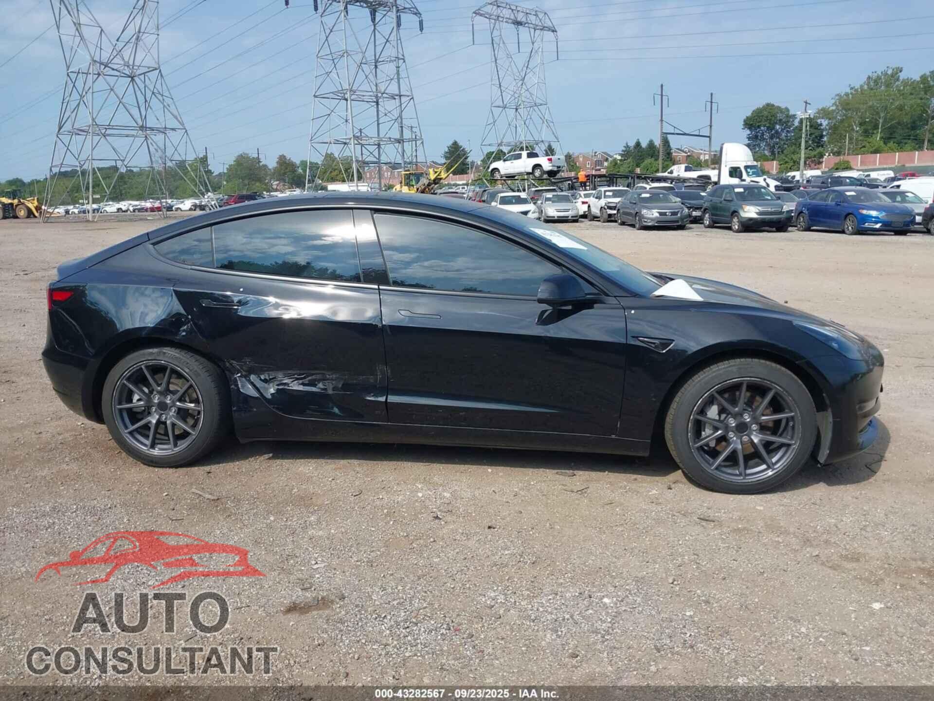 TESLA MODEL 3 2023 - 5YJ3E1EA0PF686834