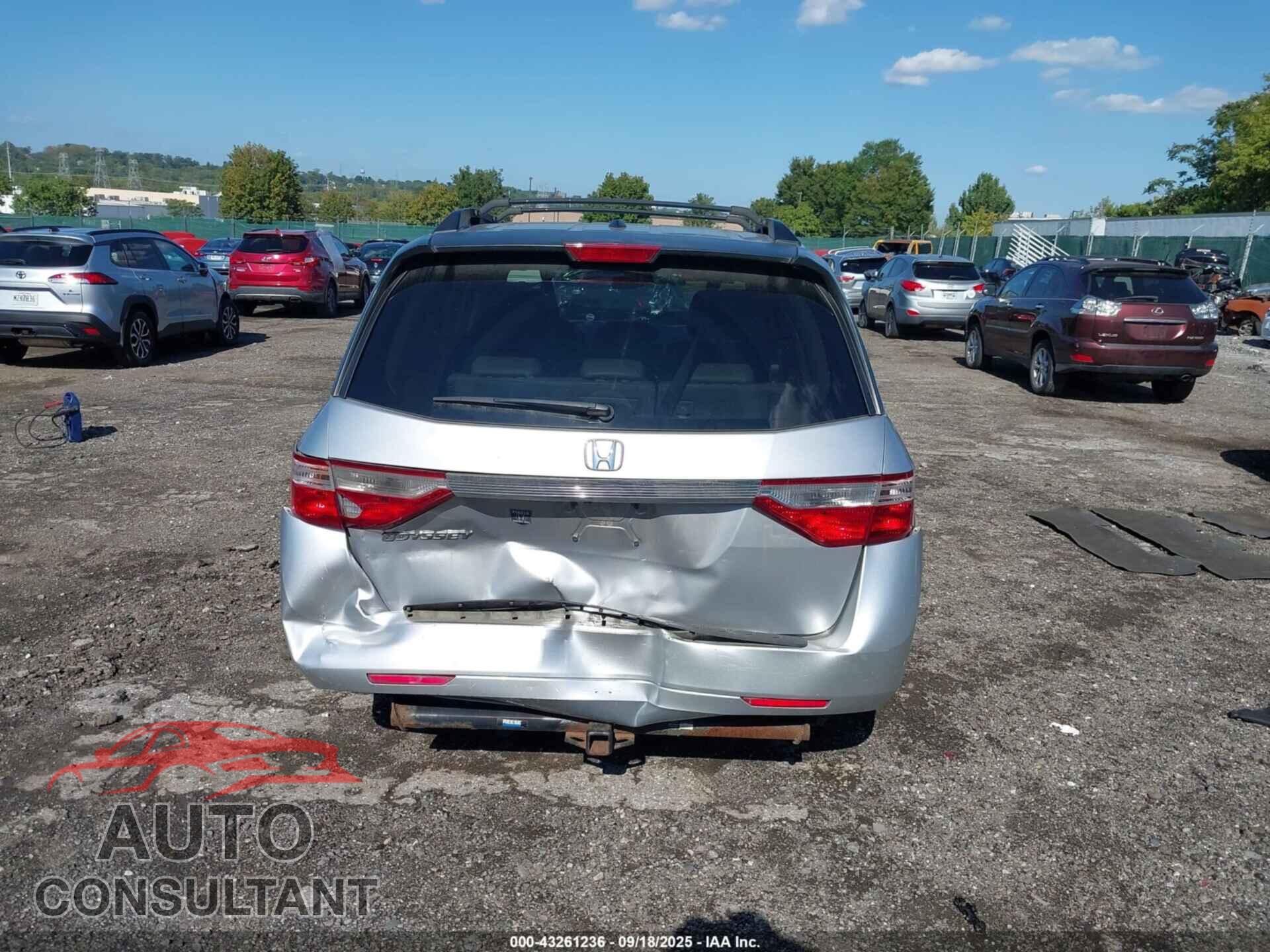 HONDA ODYSSEY 2013 - 5FNRL5H68DB031864