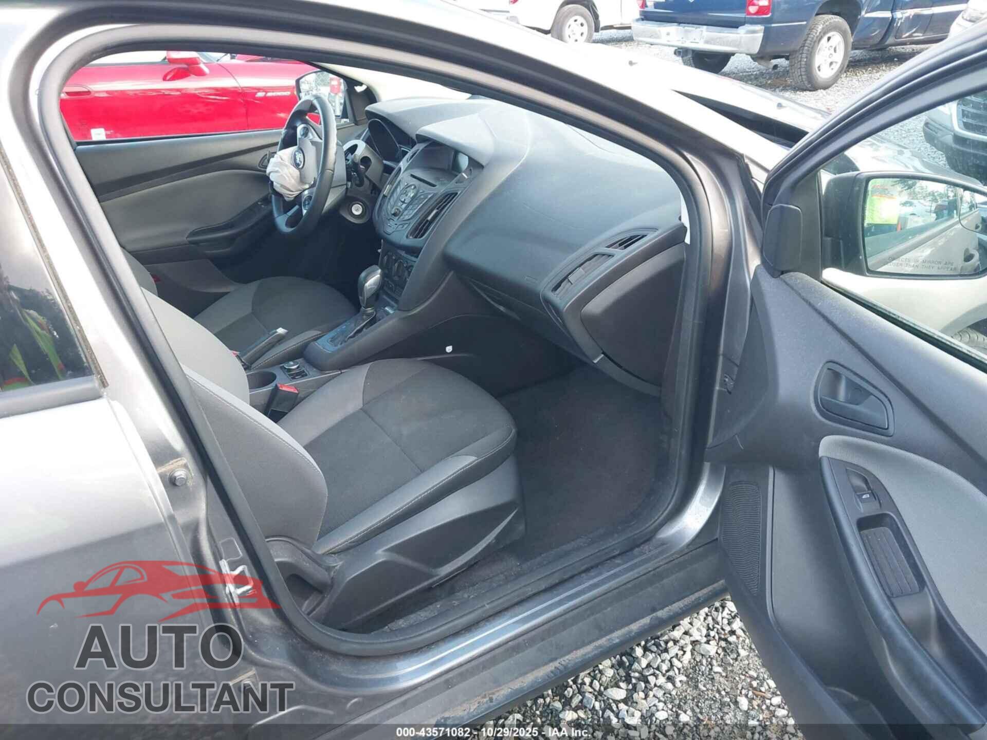 FORD FOCUS 2014 - 1FADP3E26EL144706