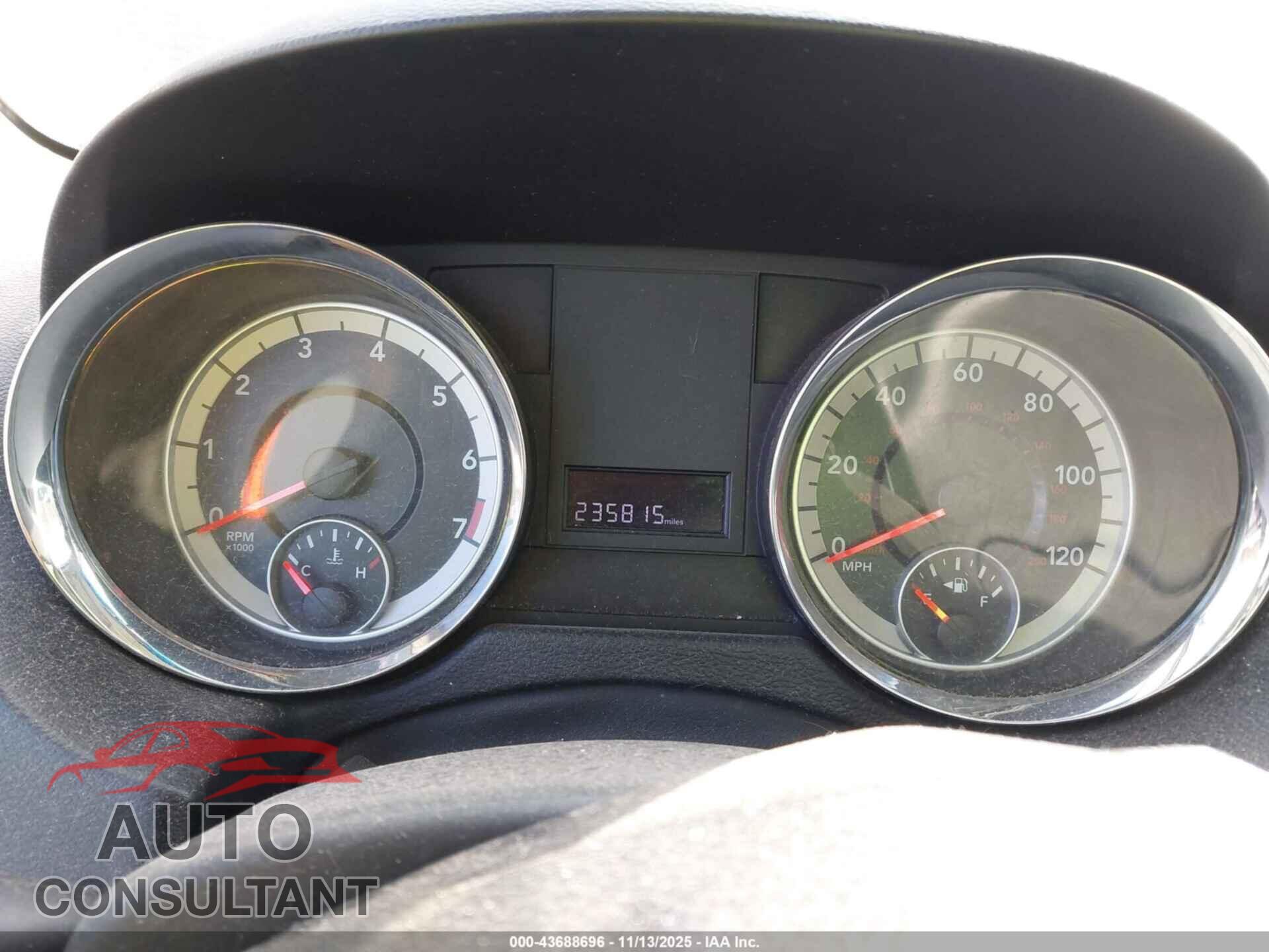 DODGE GRAND CARAVAN 2011 - 2D4RN3DG9BR656551