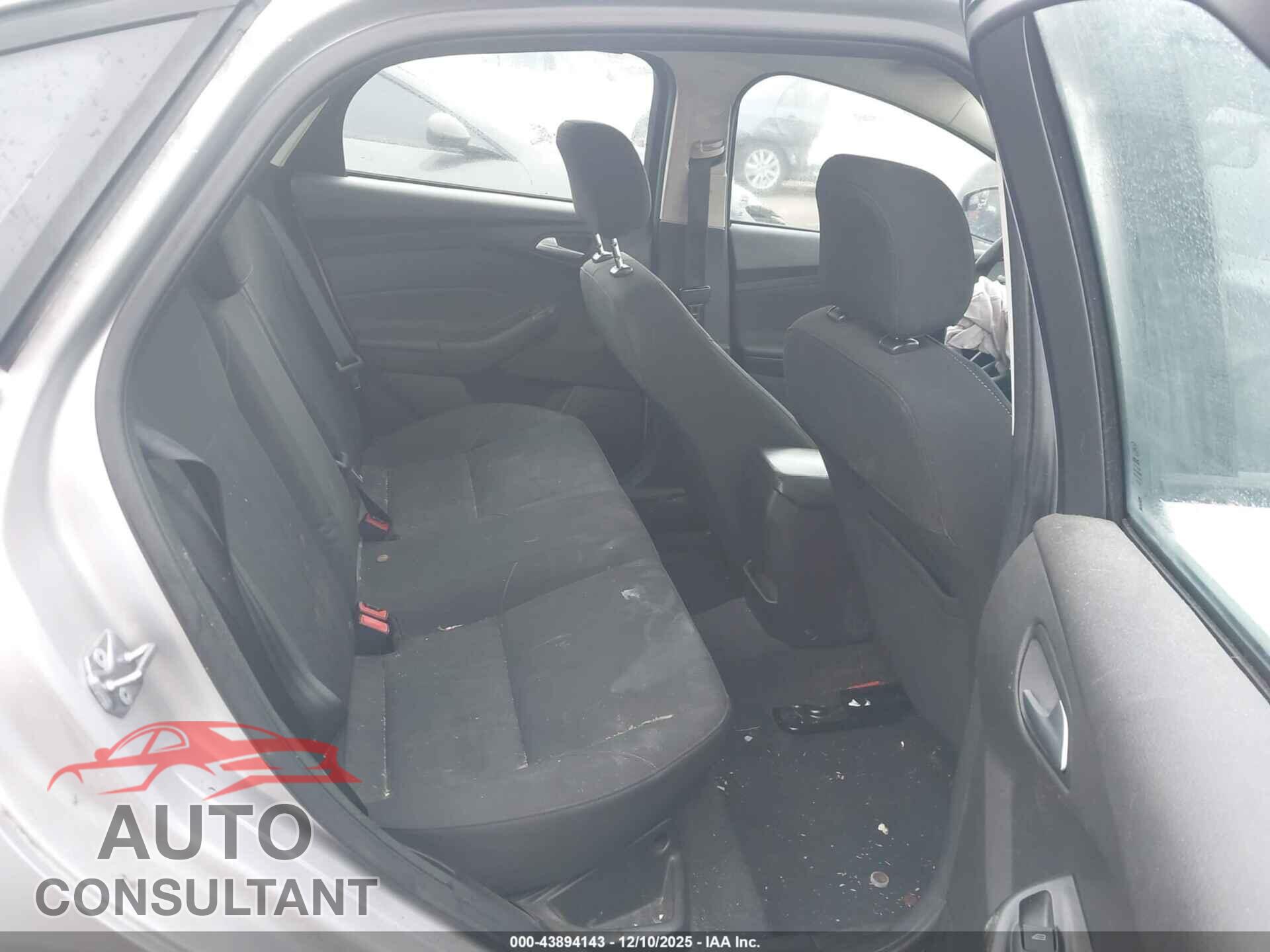 FORD FOCUS 2016 - 1FADP3F27GL375938