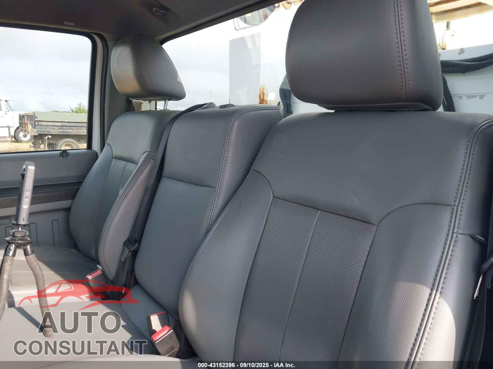 FORD F-550 CHASSIS 2011 - 1FDUF5HT4BEB78202
