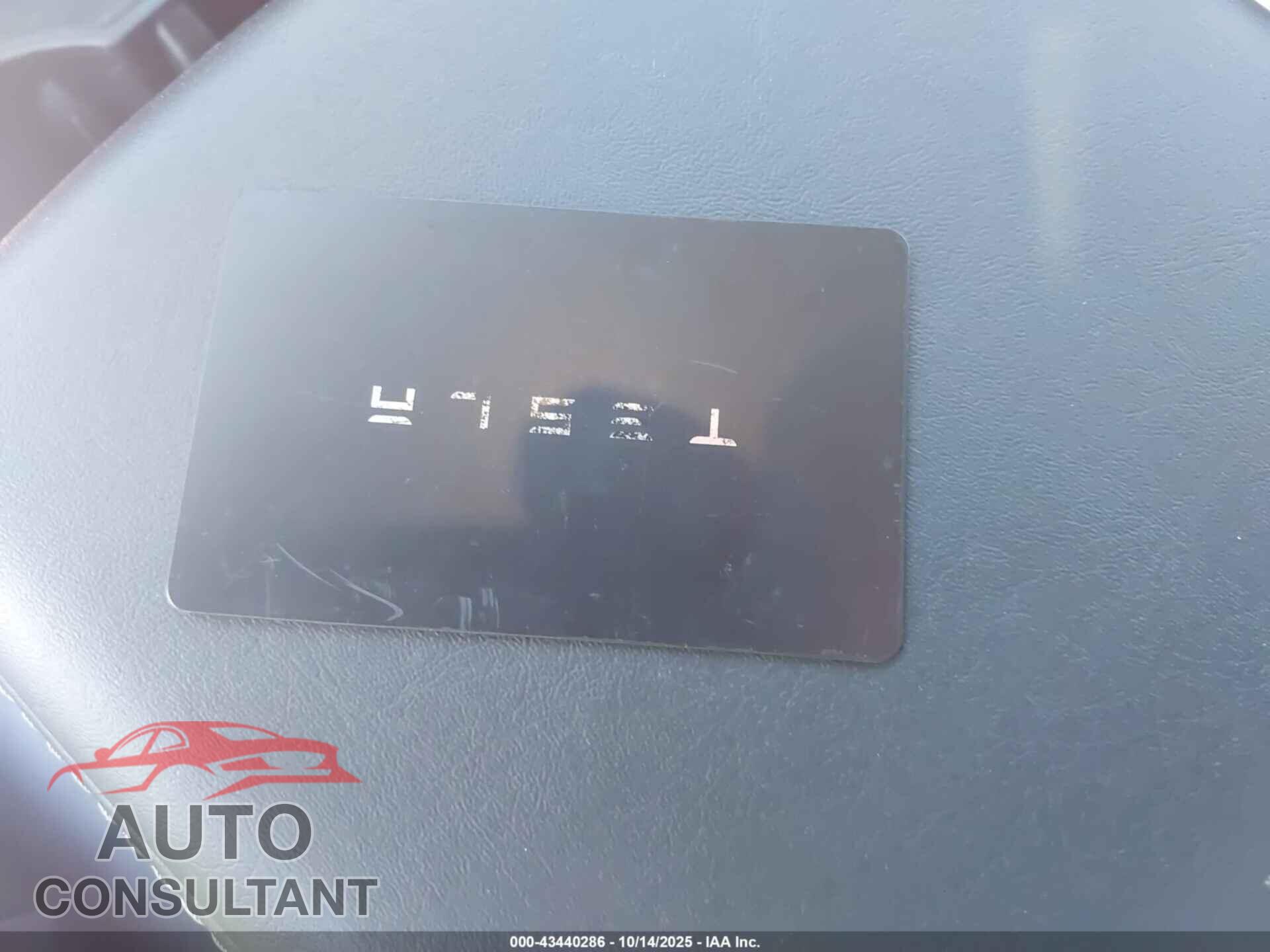 TESLA MODEL Y 2020 - 5YJYGDEF6LF003719
