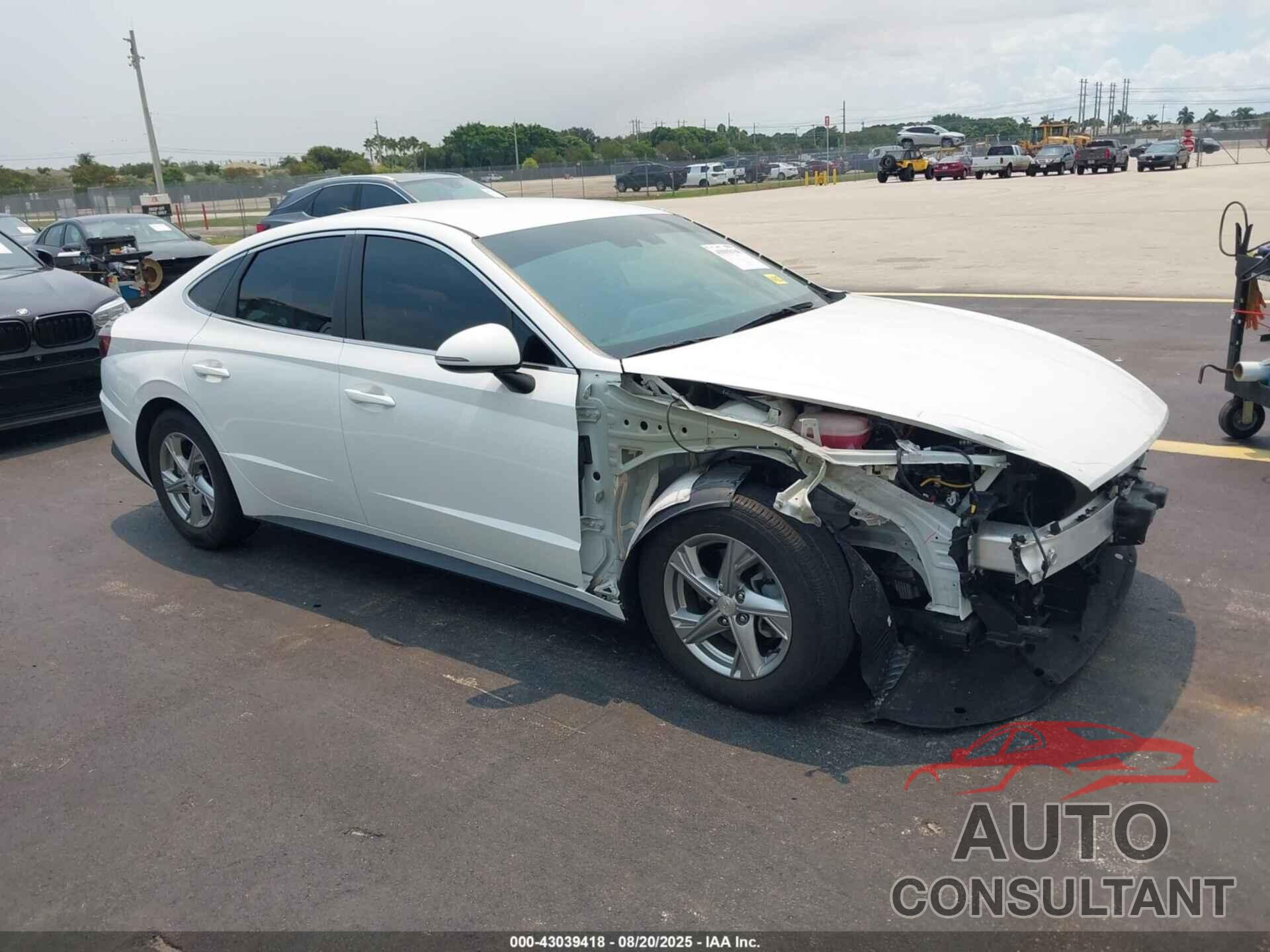 HYUNDAI SONATA 2022 - KMHL24JA3NA228142