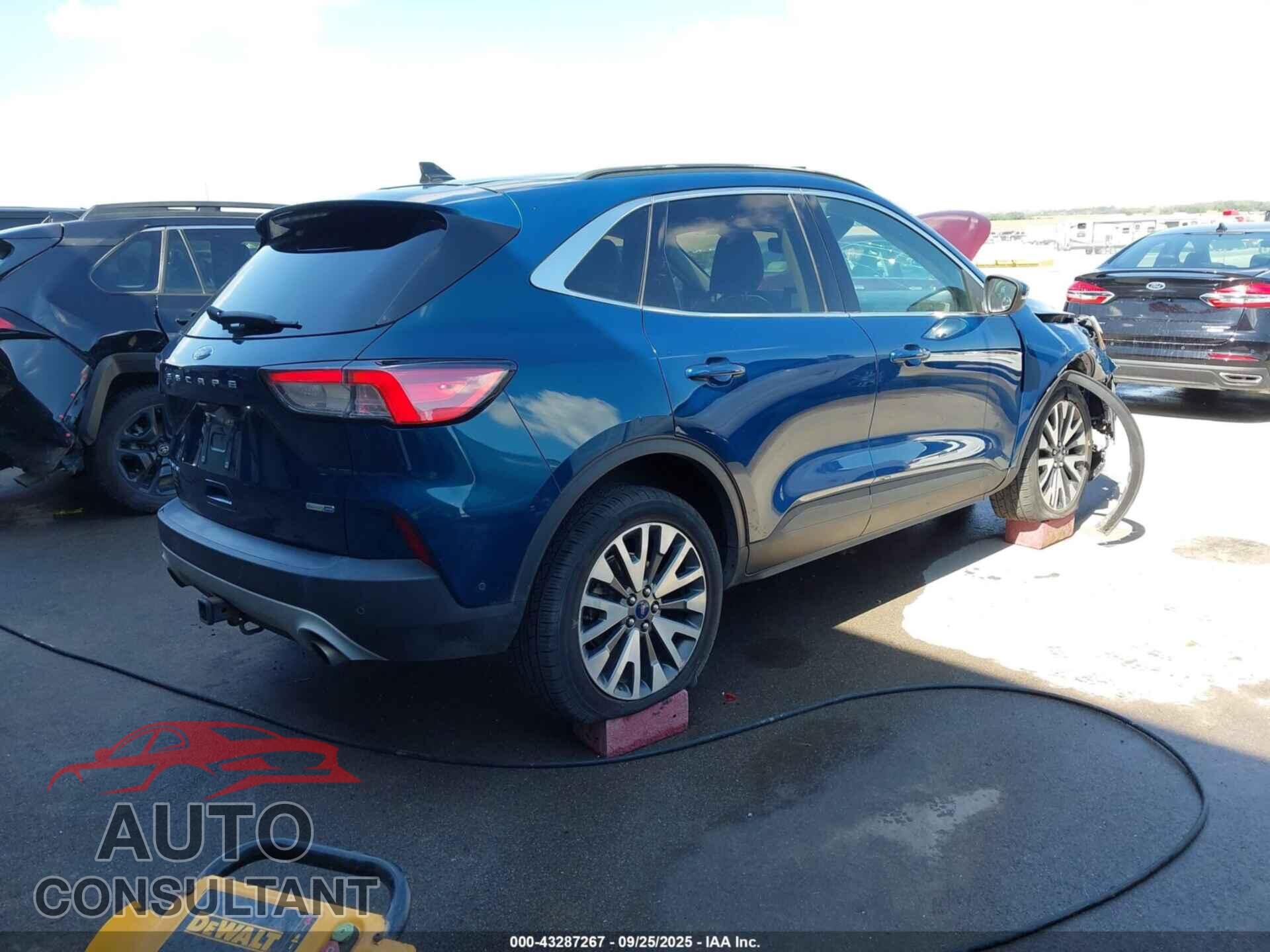 FORD ESCAPE 2020 - 1FMCU9J96LUA36092