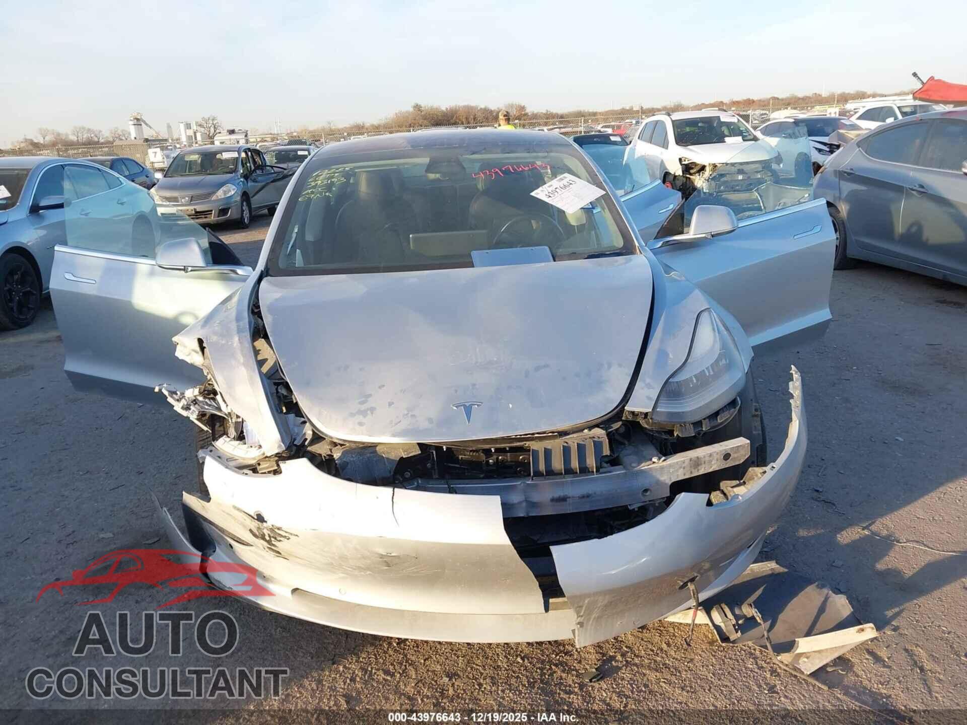 TESLA MODEL 3 2018 - 5YJ3E1EA1JF048485