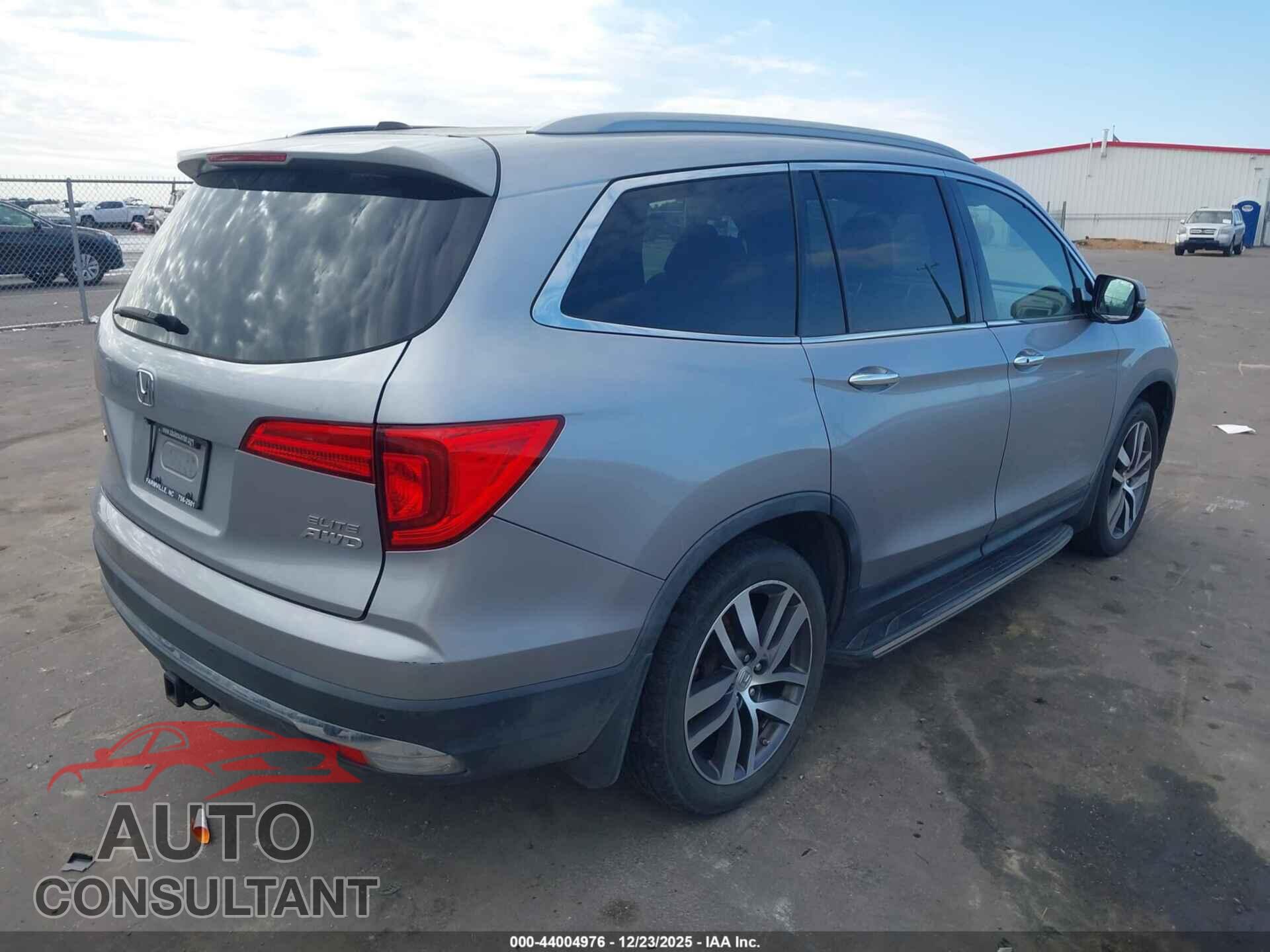 HONDA PILOT 2016 - 5FNYF6H05GB039719