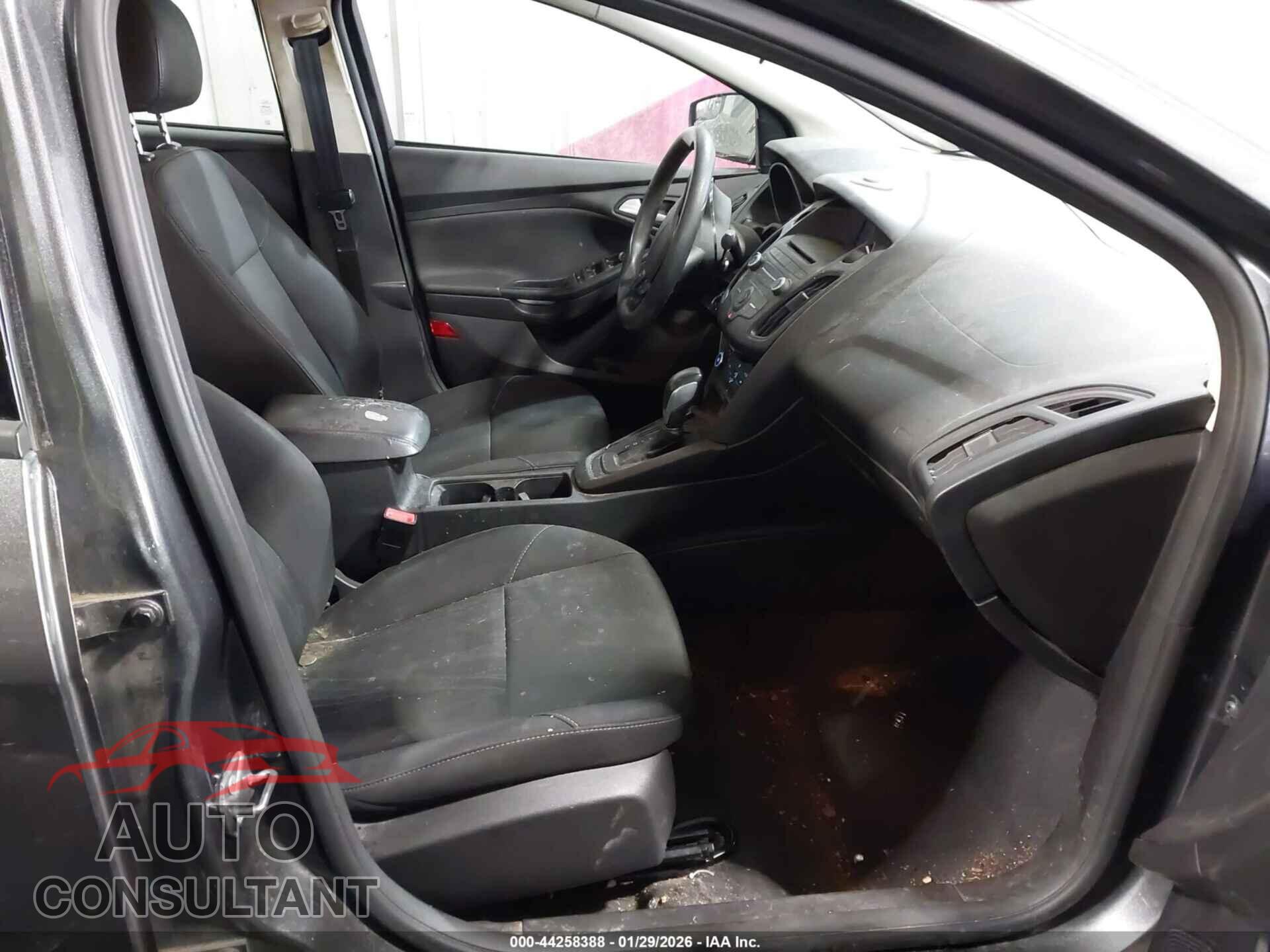 FORD FOCUS 2017 - 1FADP3F20HL219161