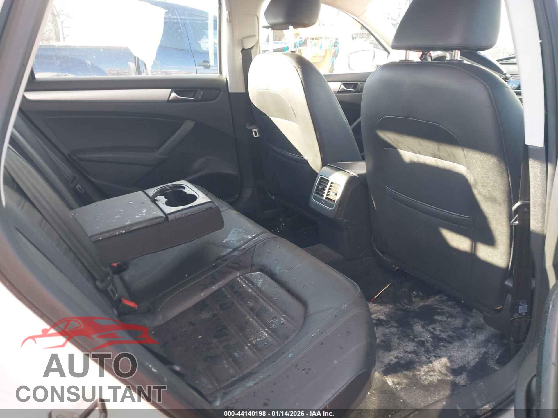 VOLKSWAGEN PASSAT 2013 - 1VWBM7A34DC061237