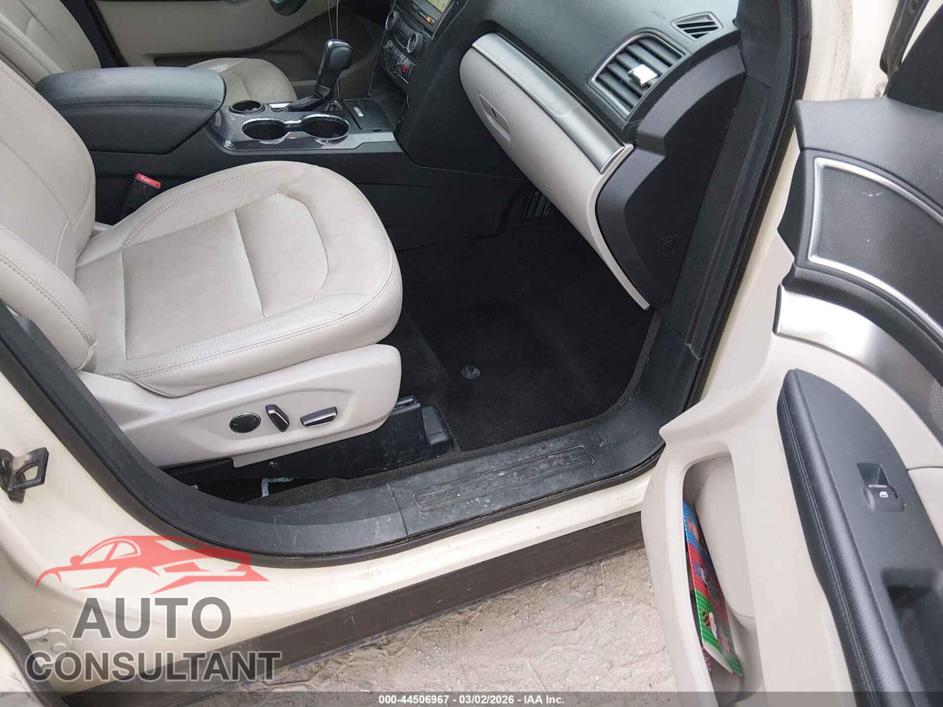 FORD EXPLORER 2018 - 1FM5K7D88JGB39080