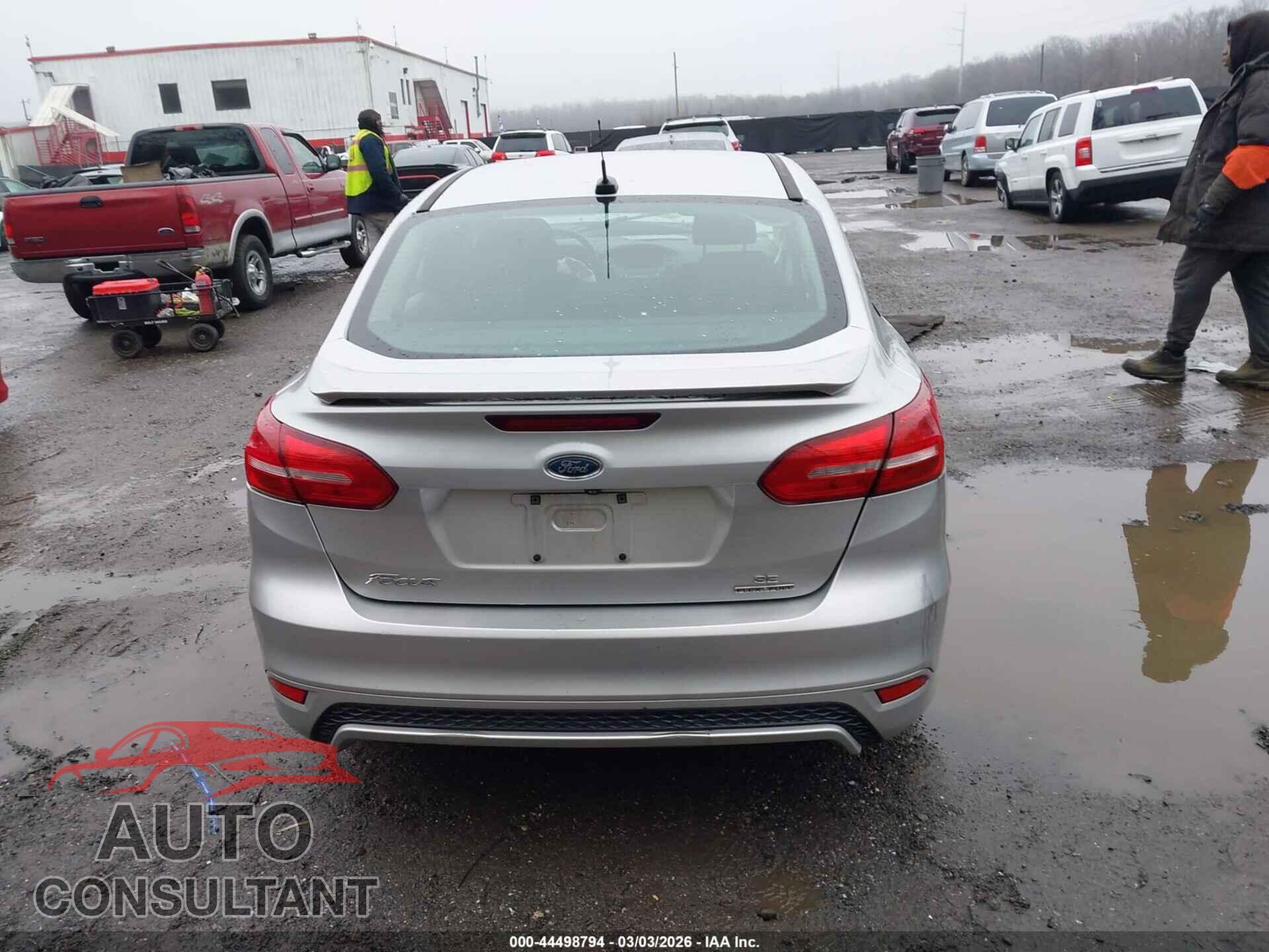 FORD FOCUS 2015 - 1FADP3F23FL238932