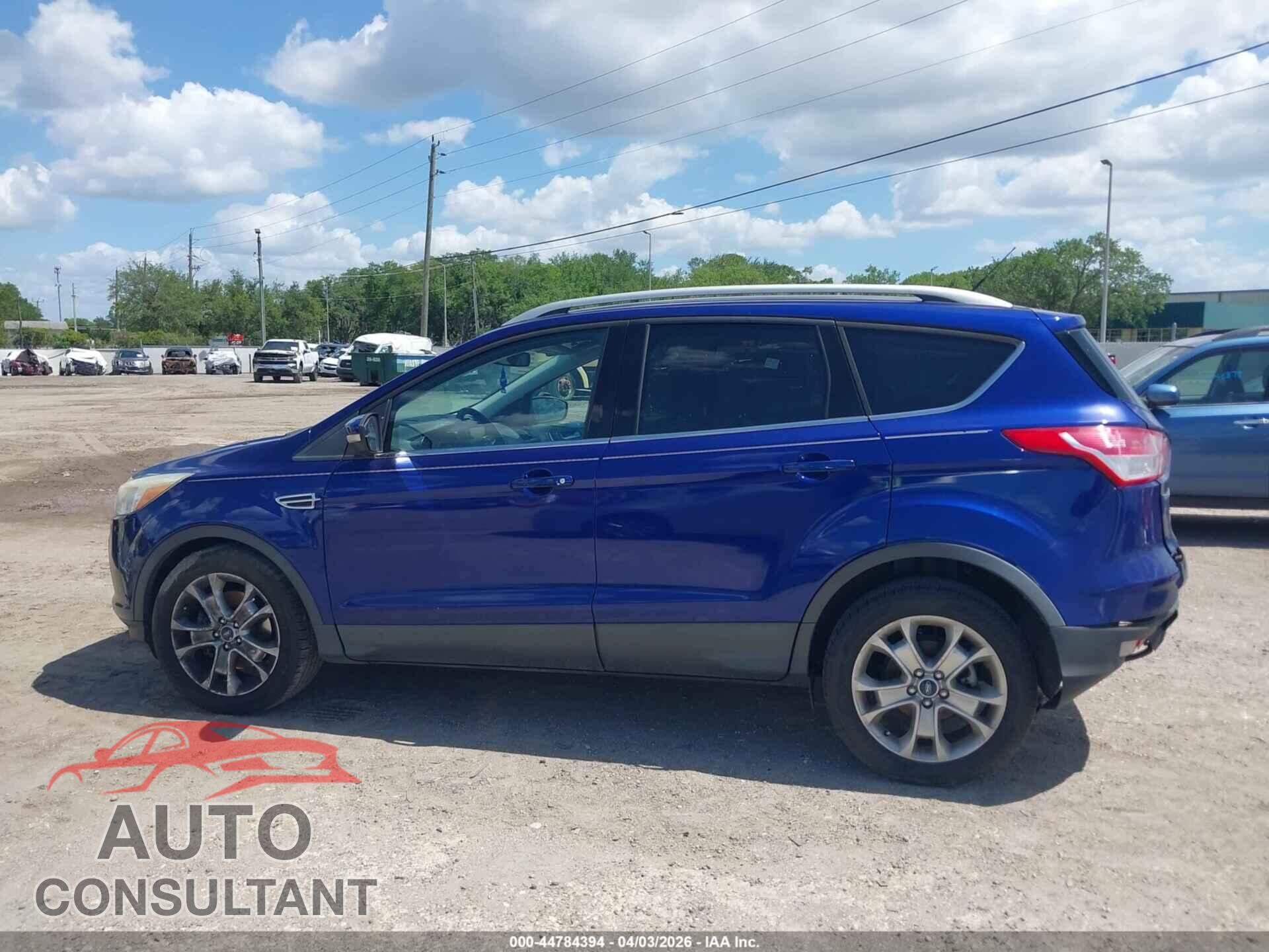 FORD ESCAPE 2015 - 1FMCU0J9XFUA74277