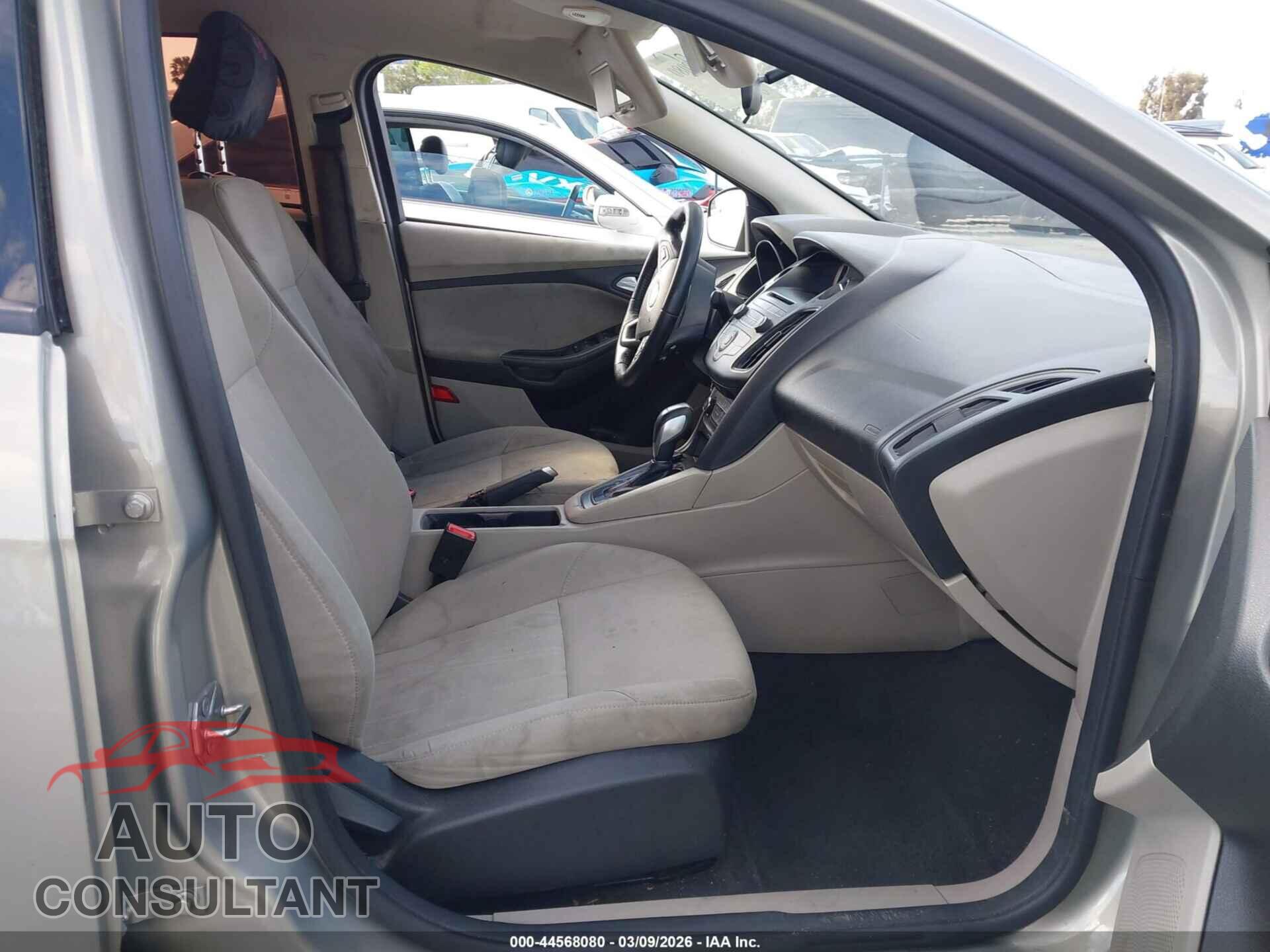 FORD FOCUS 2016 - 1FADP3F23GL324940
