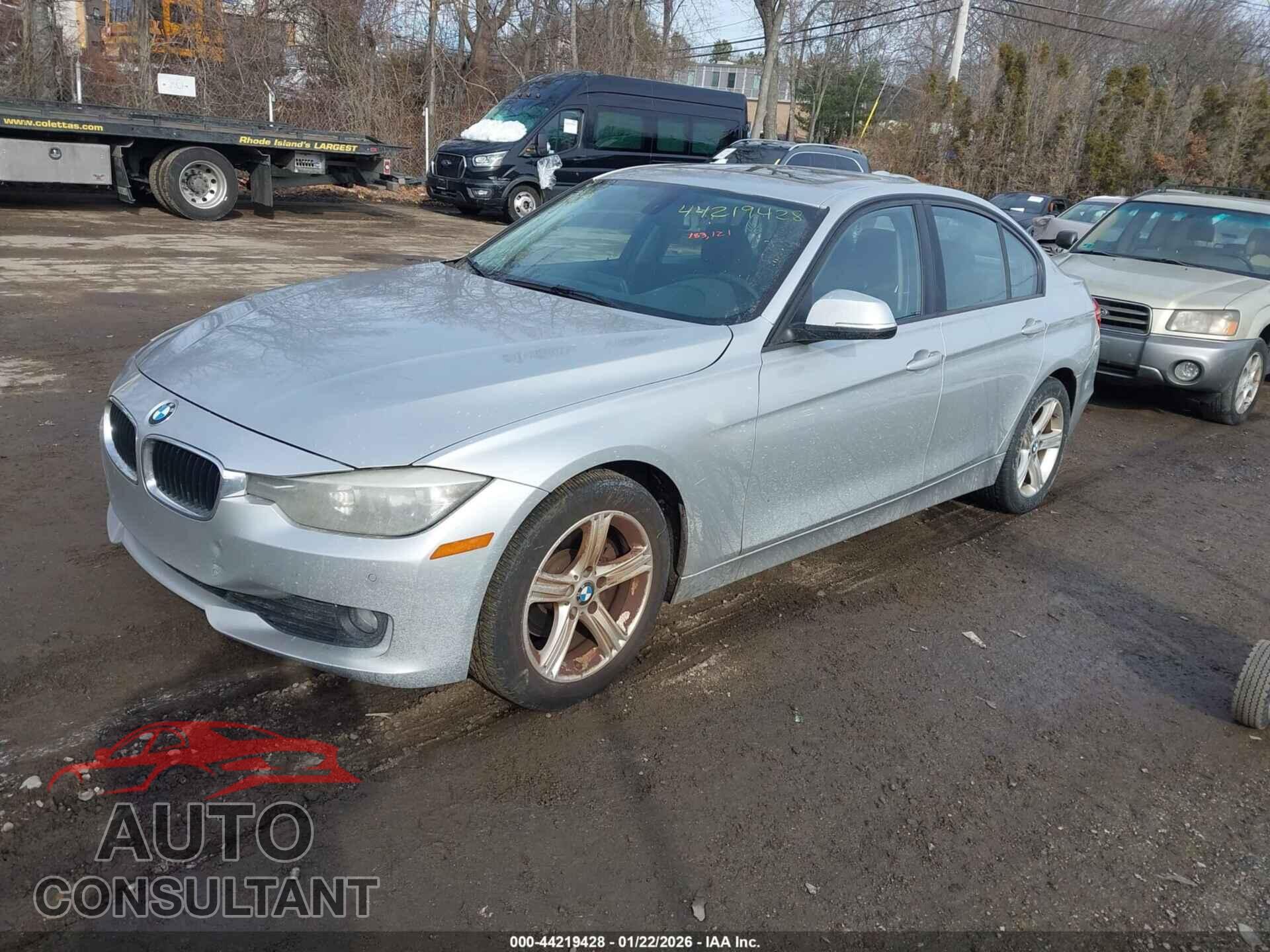 BMW 320I 2014 - WBA3B1G59ENT00528