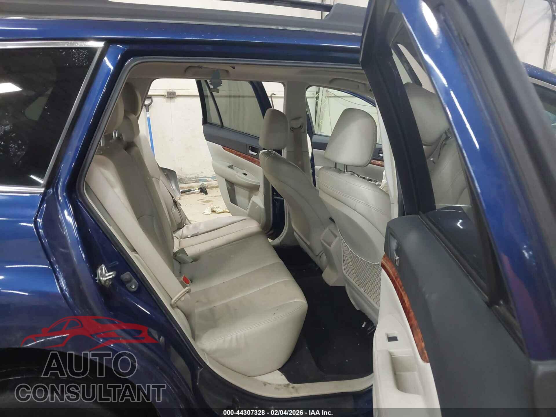 SUBARU OUTBACK 2011 - 4S4BRBKC8B3377691