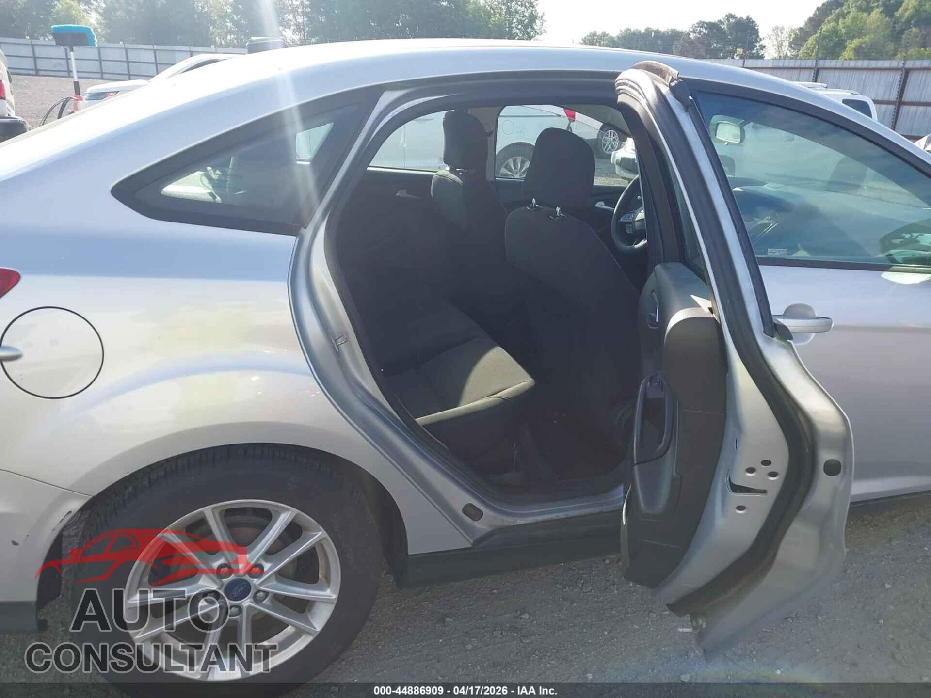 FORD FOCUS 2016 - 1FADP3F23GL284827