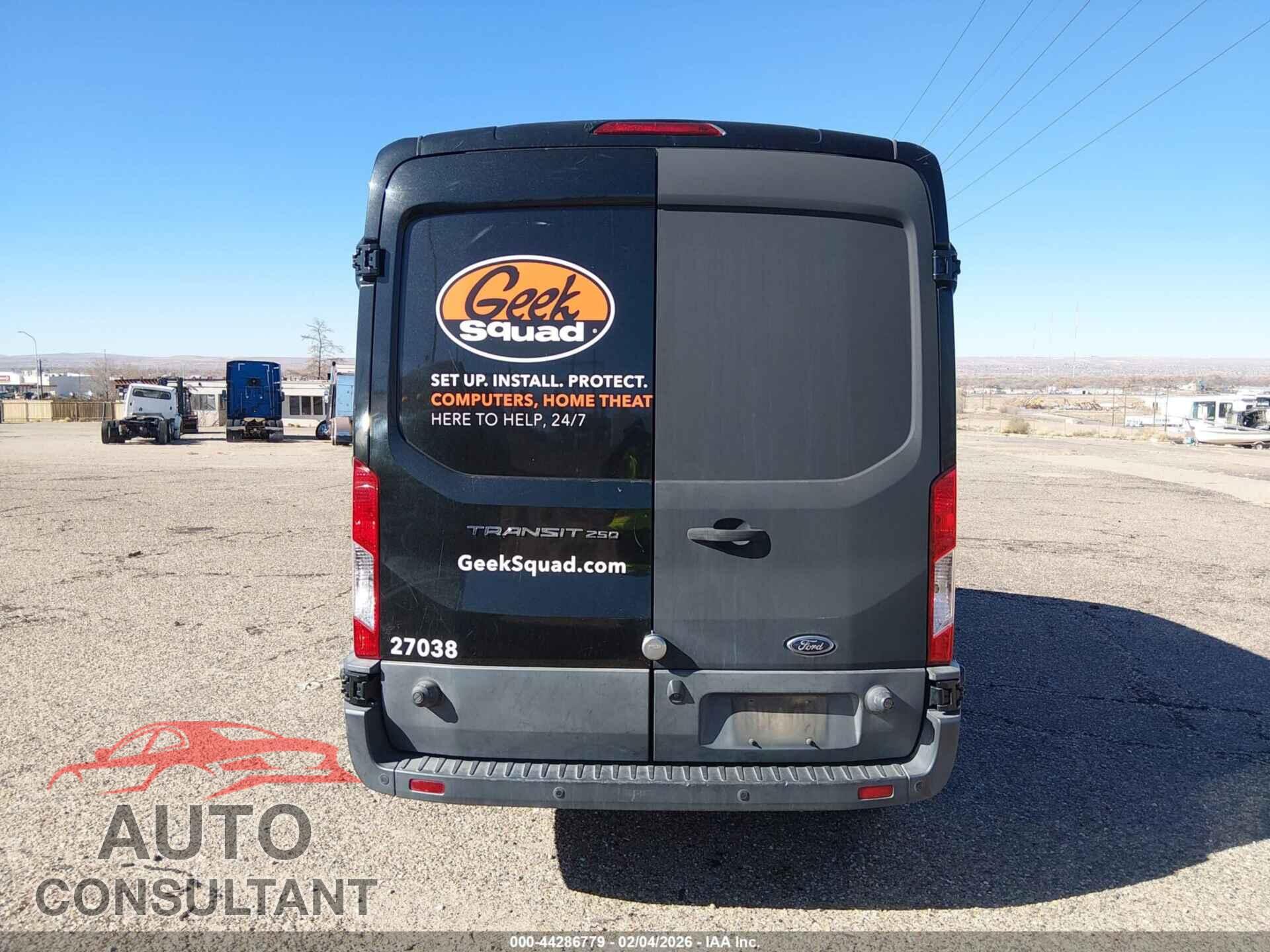 FORD TRANSIT-250 2015 - 1FTYR2CM0FKA84448