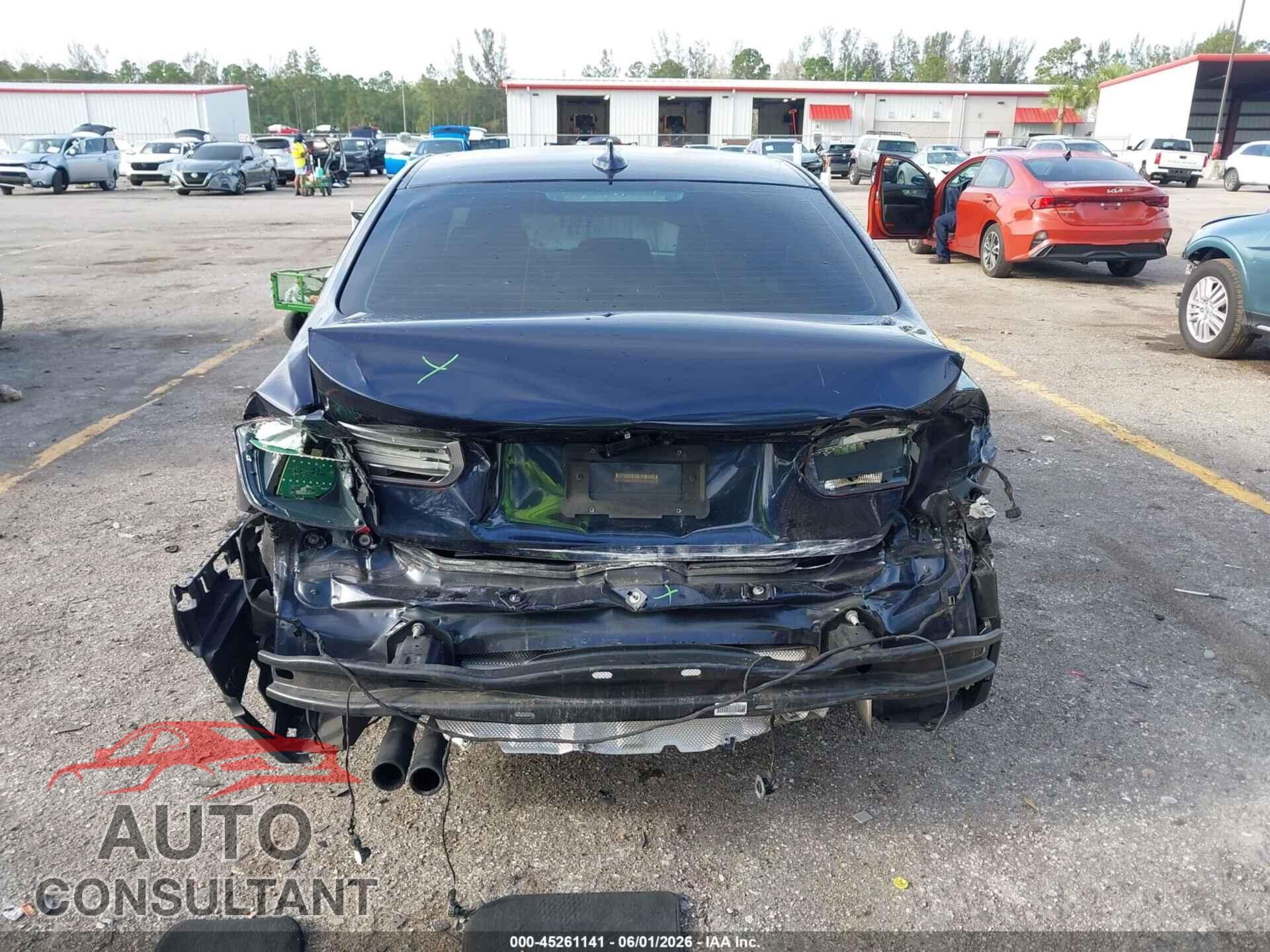 BMW 328I 2016 - WBA8E9G52GNU30505