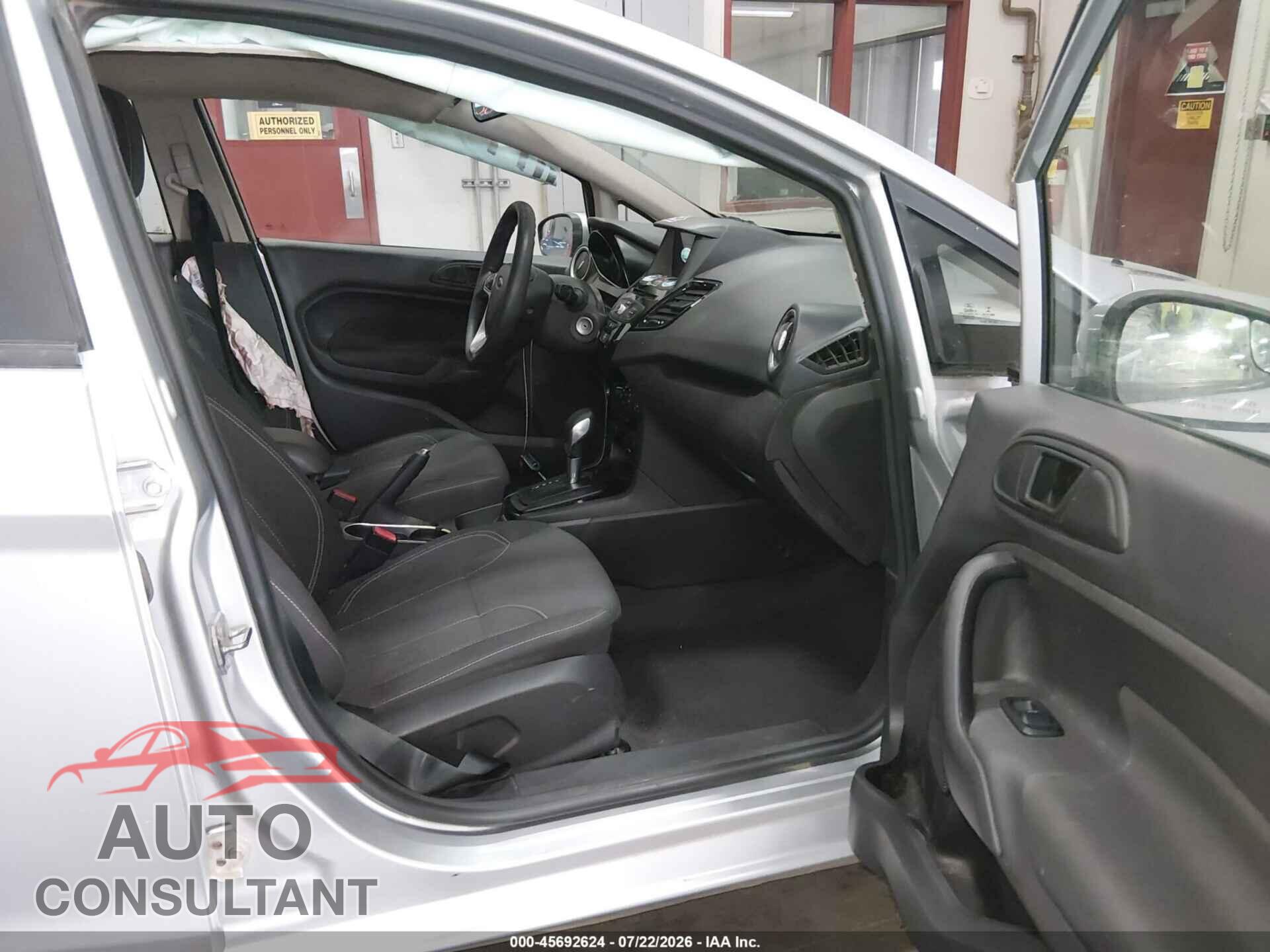 FORD FIESTA 2017 - 3FADP4EJ8HM136378
