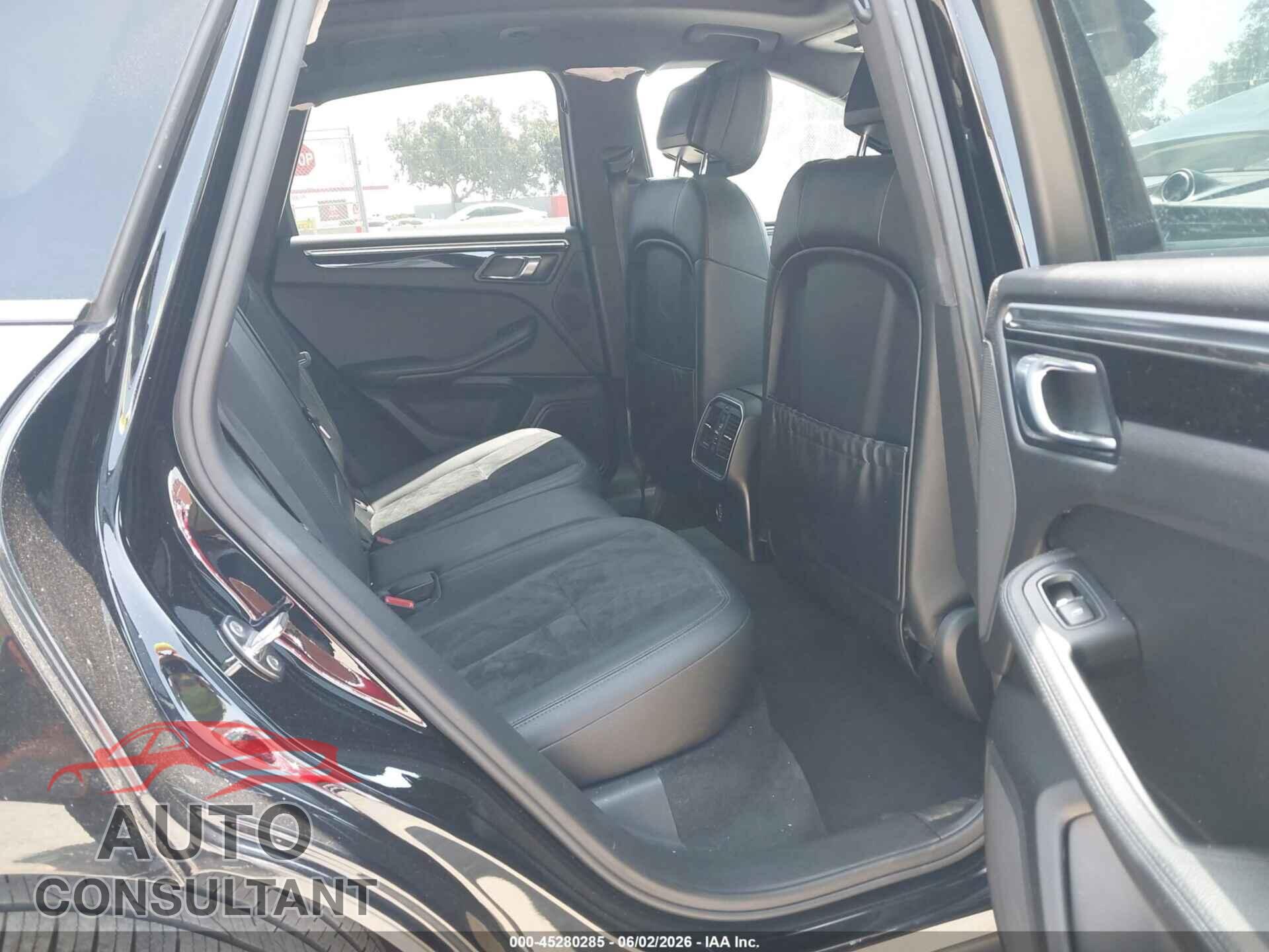 PORSCHE MACAN 2018 - WP1AA2A54JLB01340