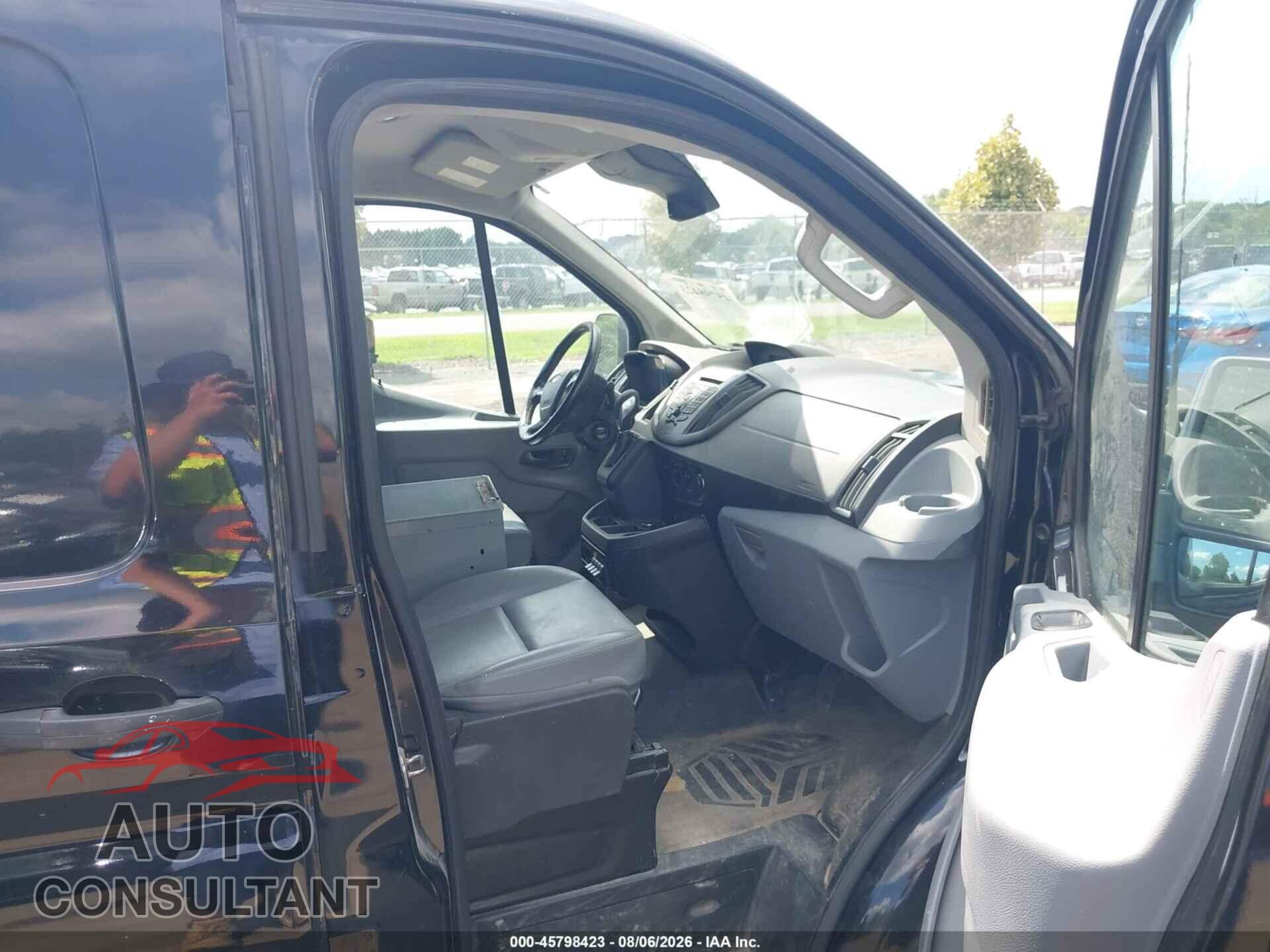 FORD TRANSIT-150 2017 - 1FTYE1YM5HKA47994
