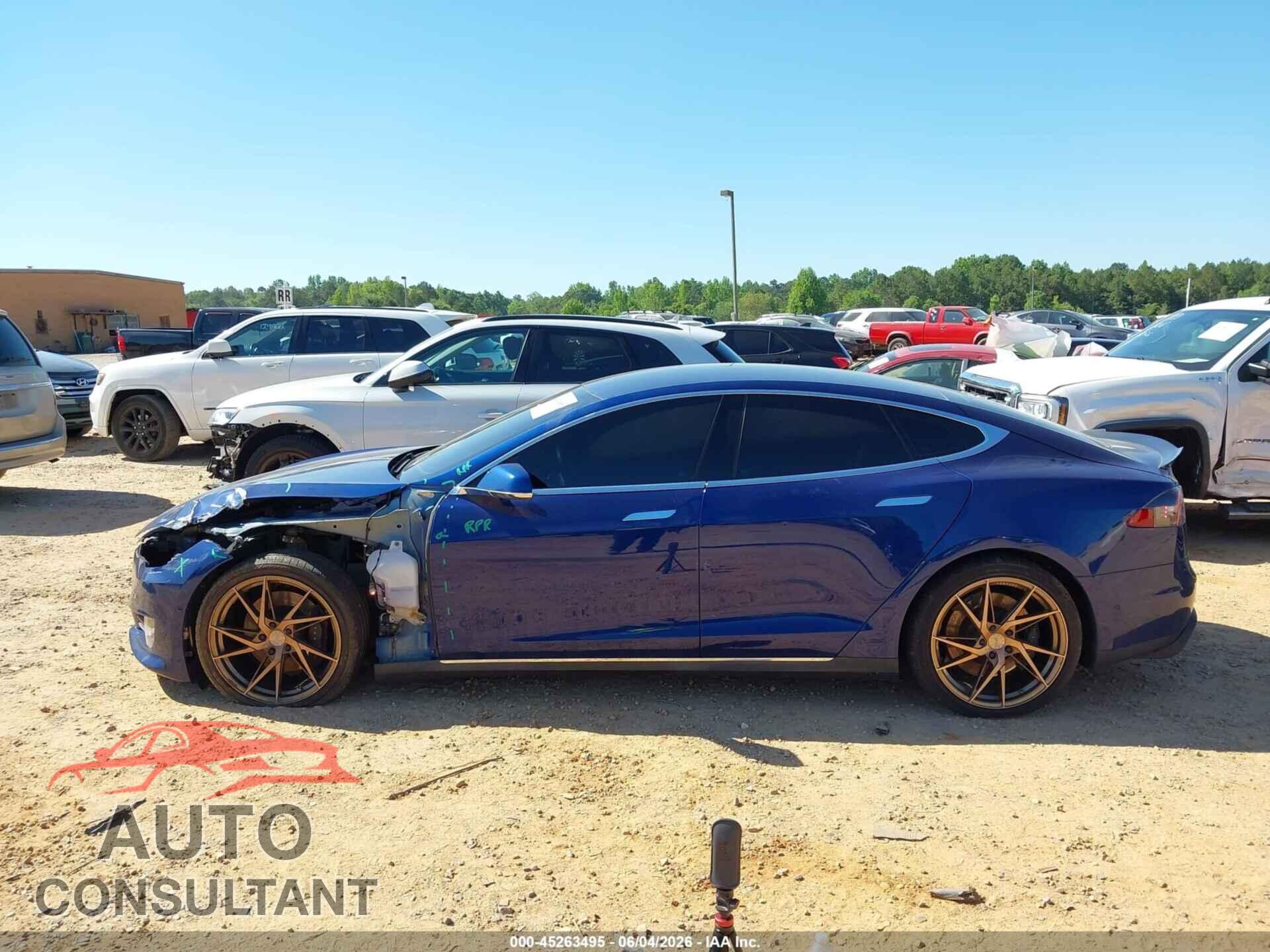 TESLA MODEL S 2015 - 5YJSA1E21FF103704