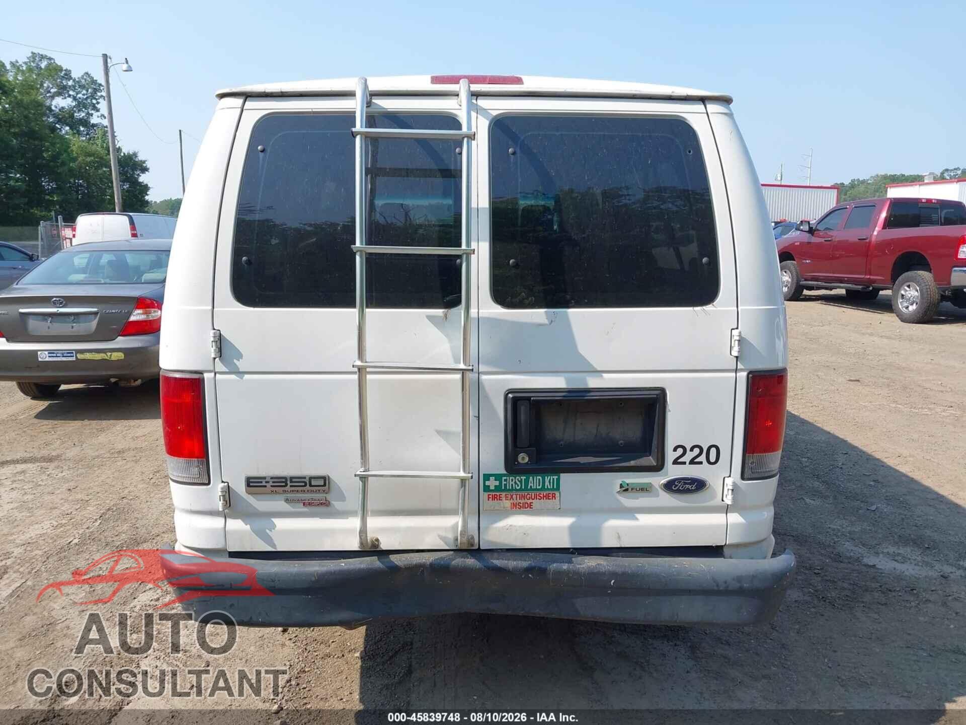FORD E-350 SUPER DUTY 2011 - 1FBSS3BL8BDA60815