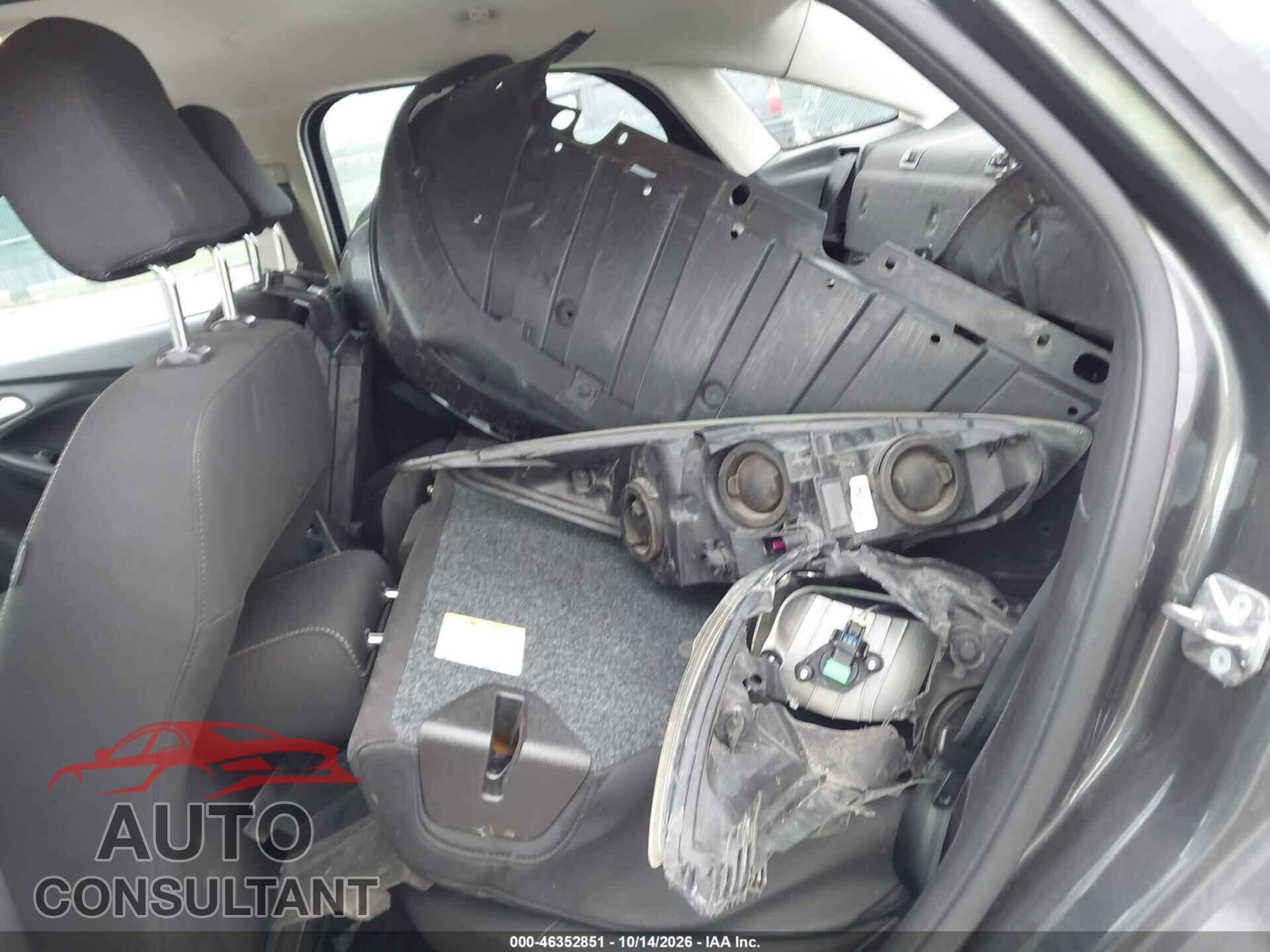 FORD FOCUS 2015 - 1FADP3F28FL203786