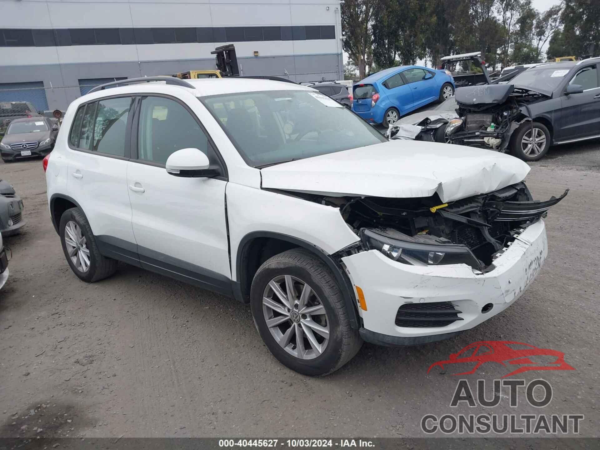 VOLKSWAGEN TIGUAN 2017 - WVGAV7AX1HK054834