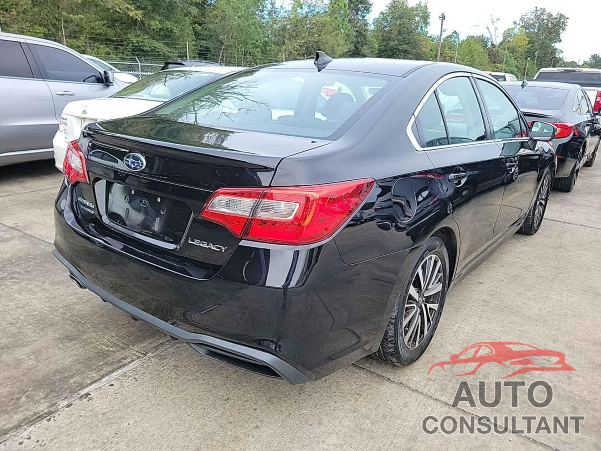 SUBARU LEGACY 2018 - 4S3BNAF69J3033087