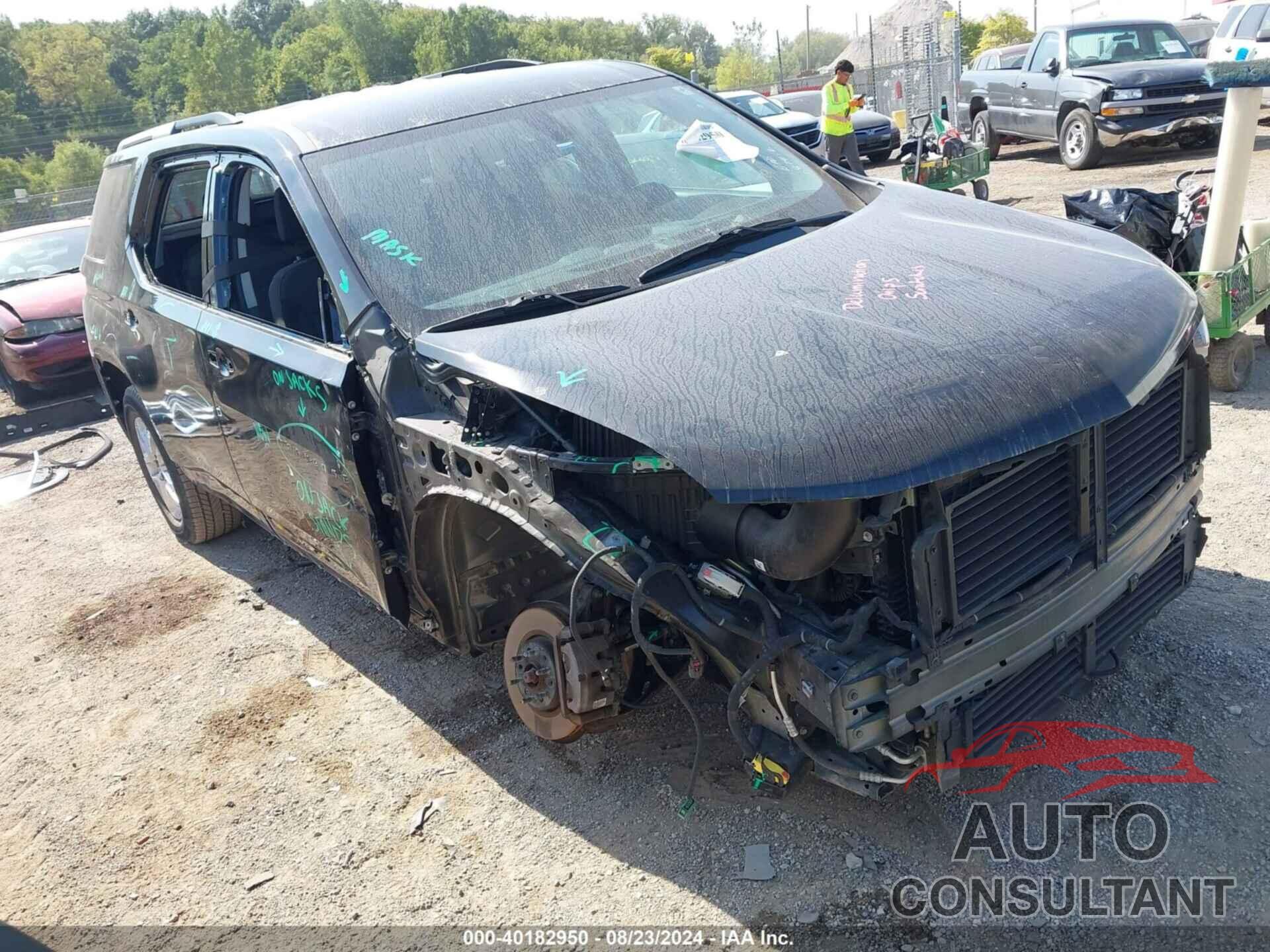 CHEVROLET TRAVERSE 2018 - 1GNERGKW4JJ176560