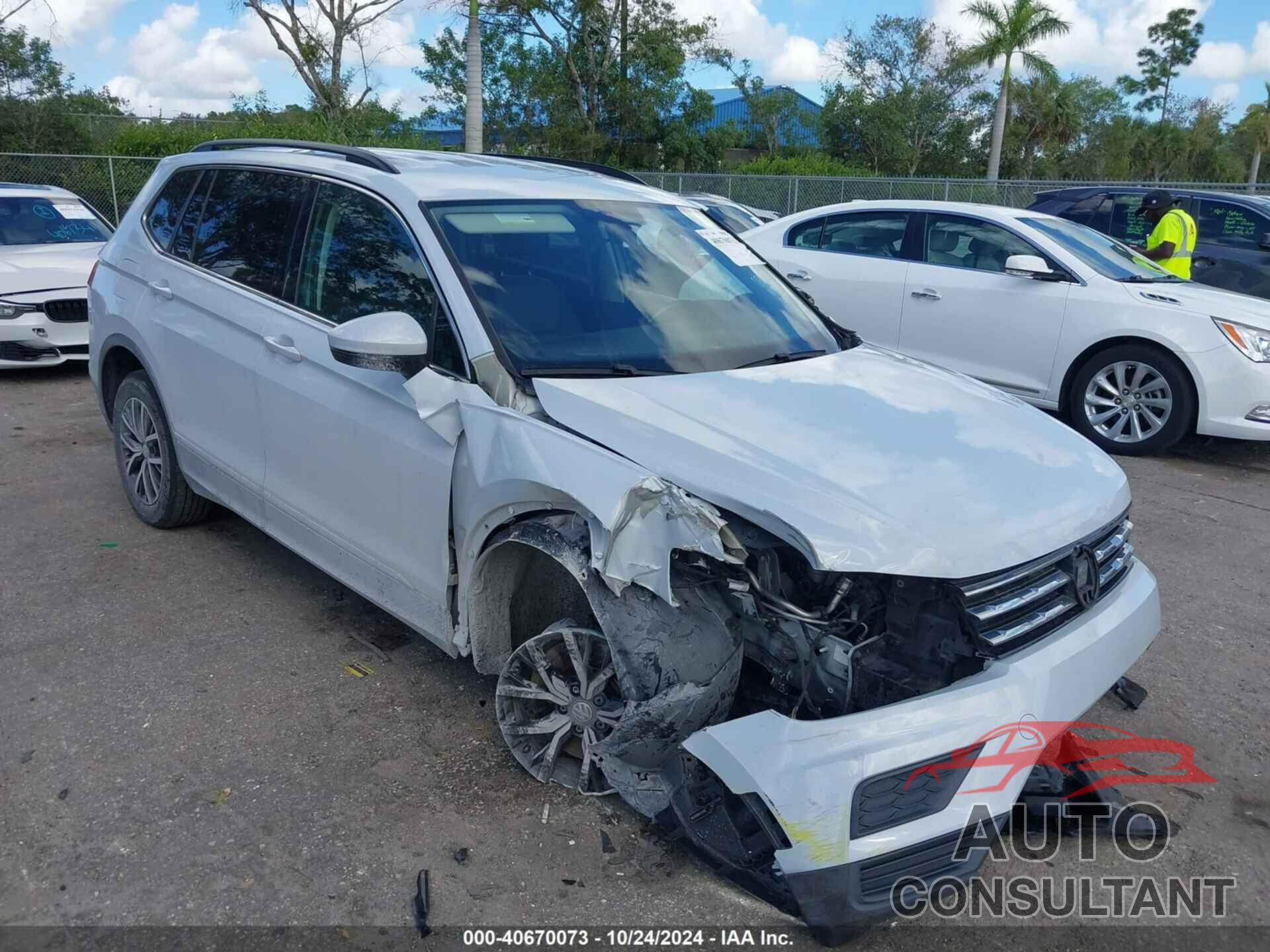 VOLKSWAGEN TIGUAN 2018 - 3VV3B7AX4JM208197