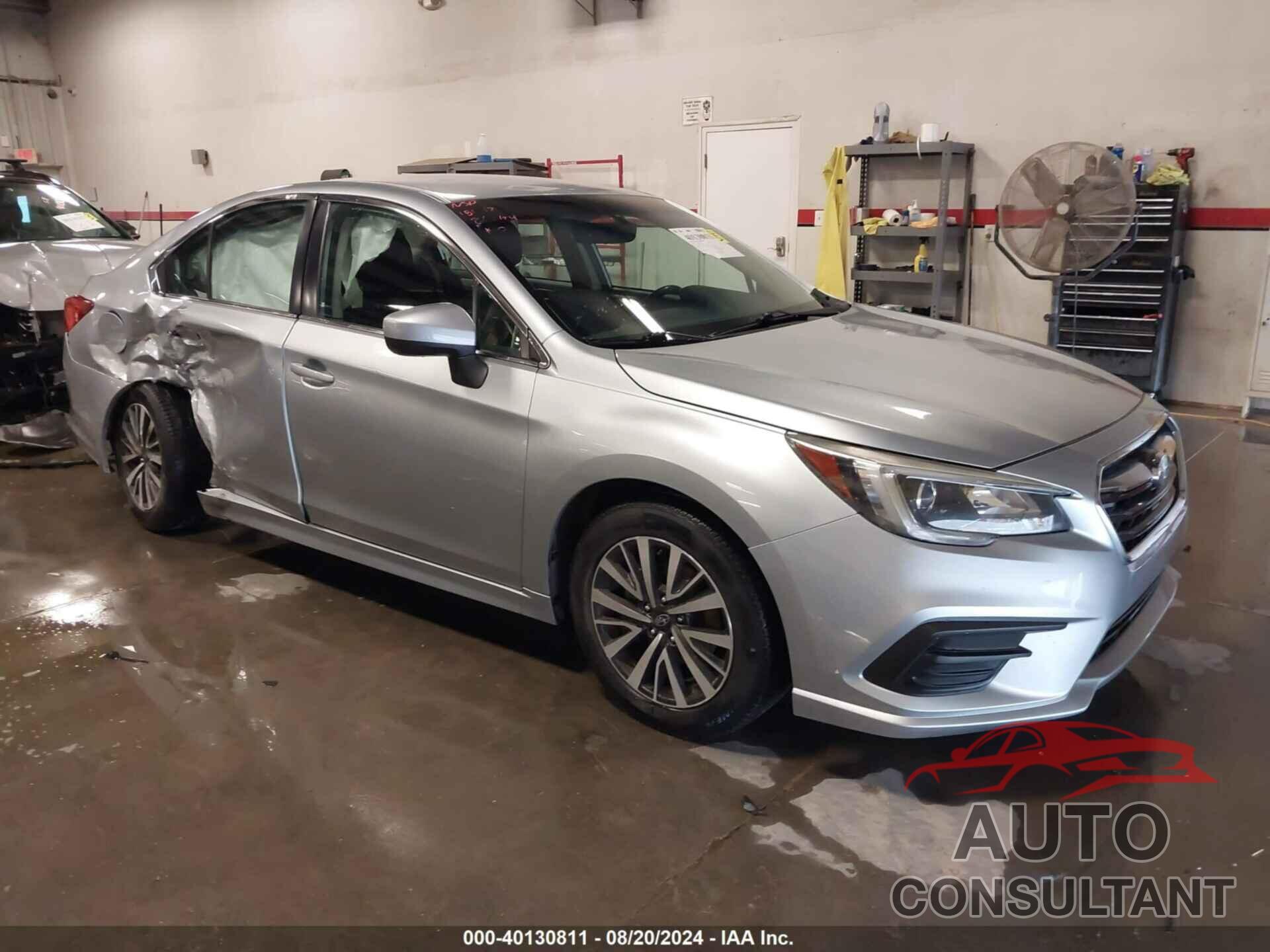 SUBARU LEGACY 2018 - 4S3BNAC60J3004808