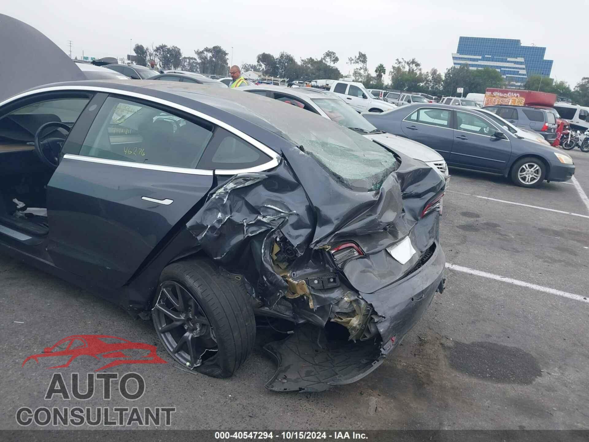 TESLA MODEL 3 2018 - 5YJ3E1EA8JF123909