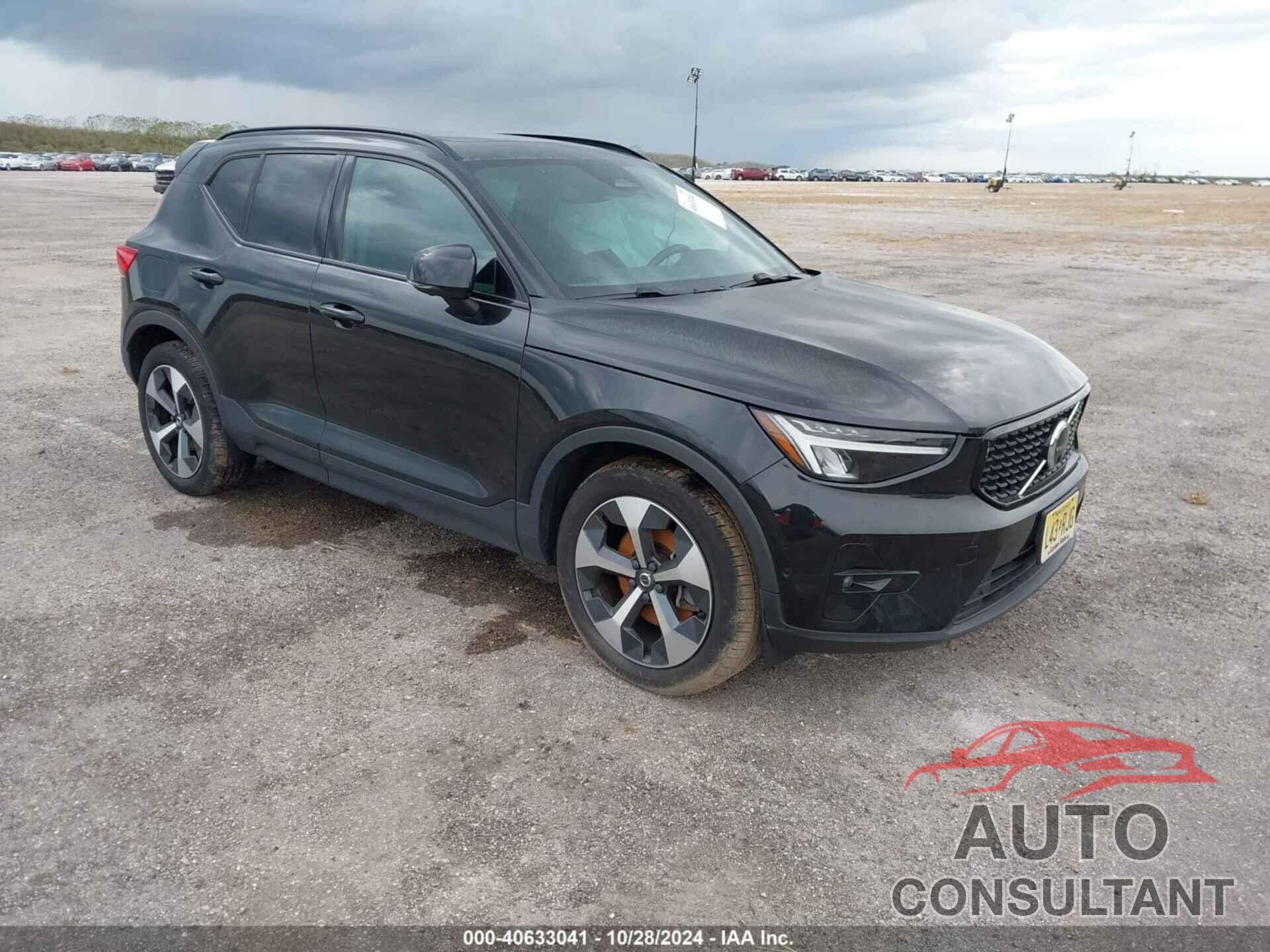 VOLVO XC40 2023 - YV4L12UW0P2948592