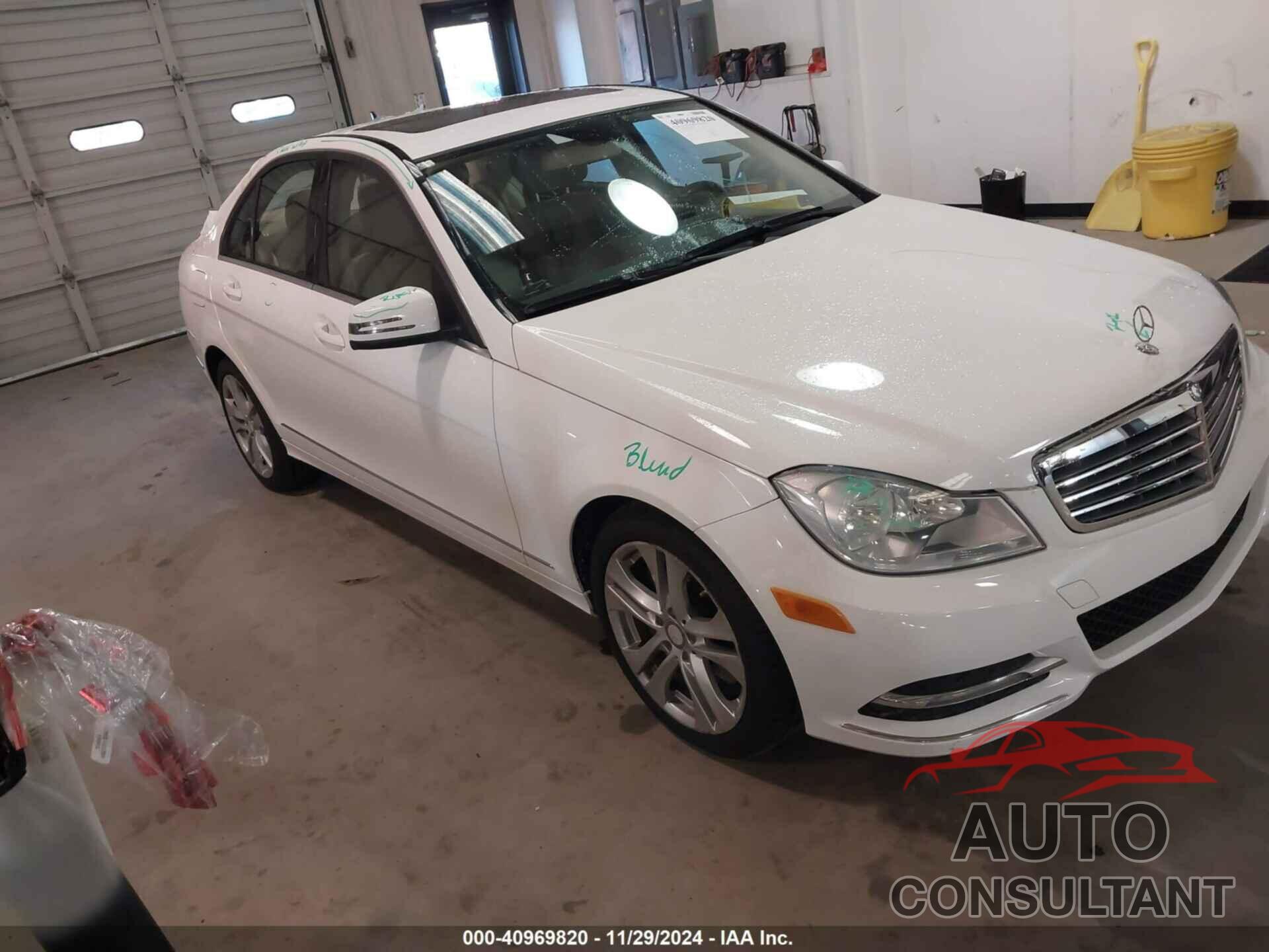 MERCEDES-BENZ C 300 2013 - WDDGF8AB6DR245128