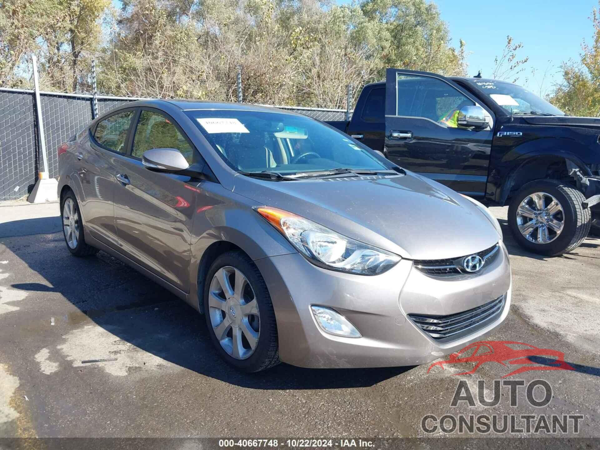 HYUNDAI ELANTRA 2013 - 5NPDH4AE8DH242474